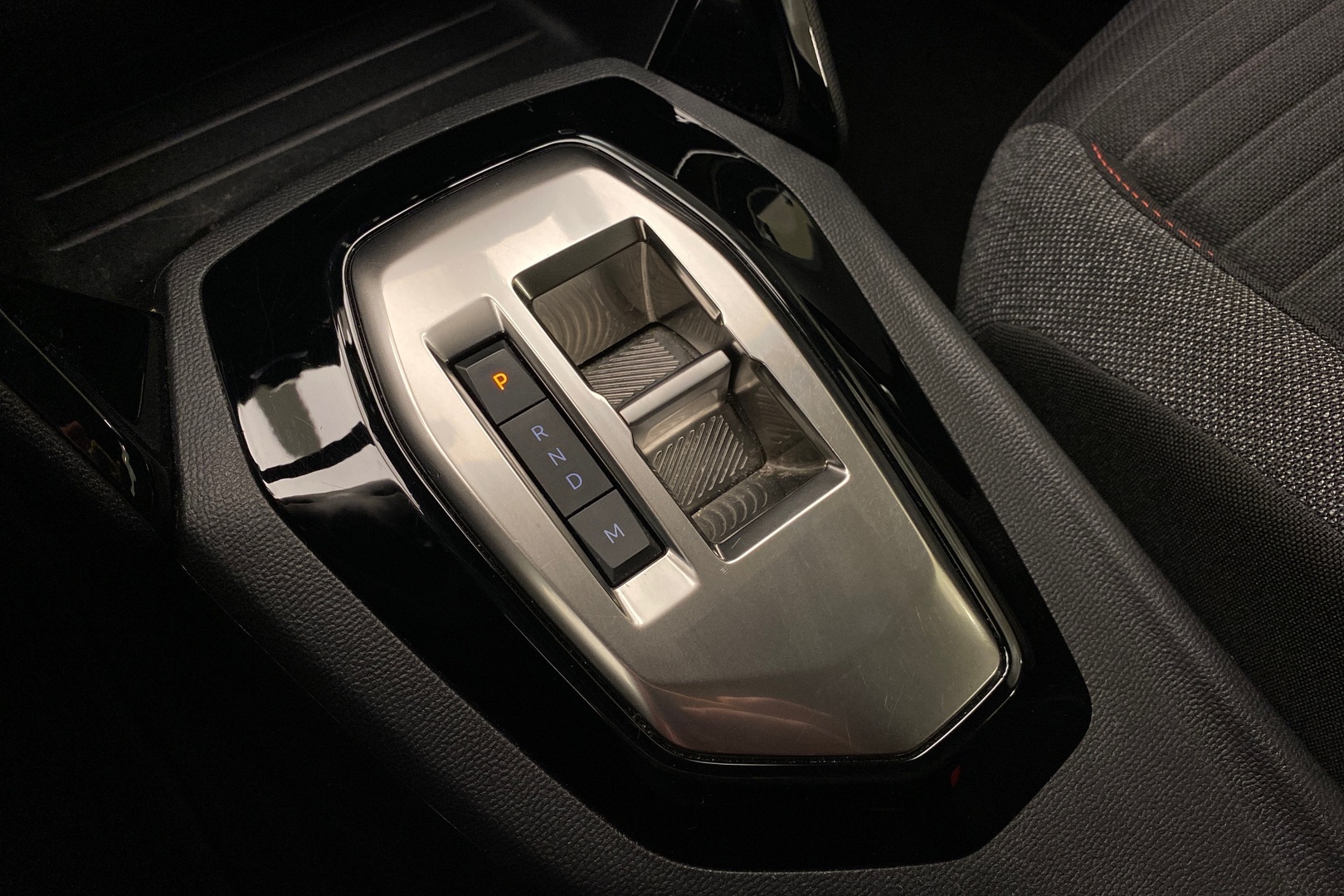 PEUGEOT 2008 2023