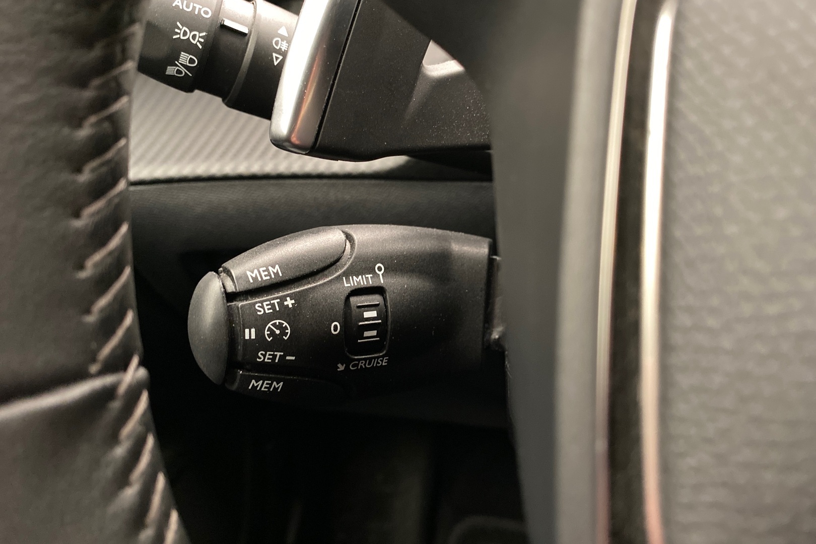 PEUGEOT 2008 2023