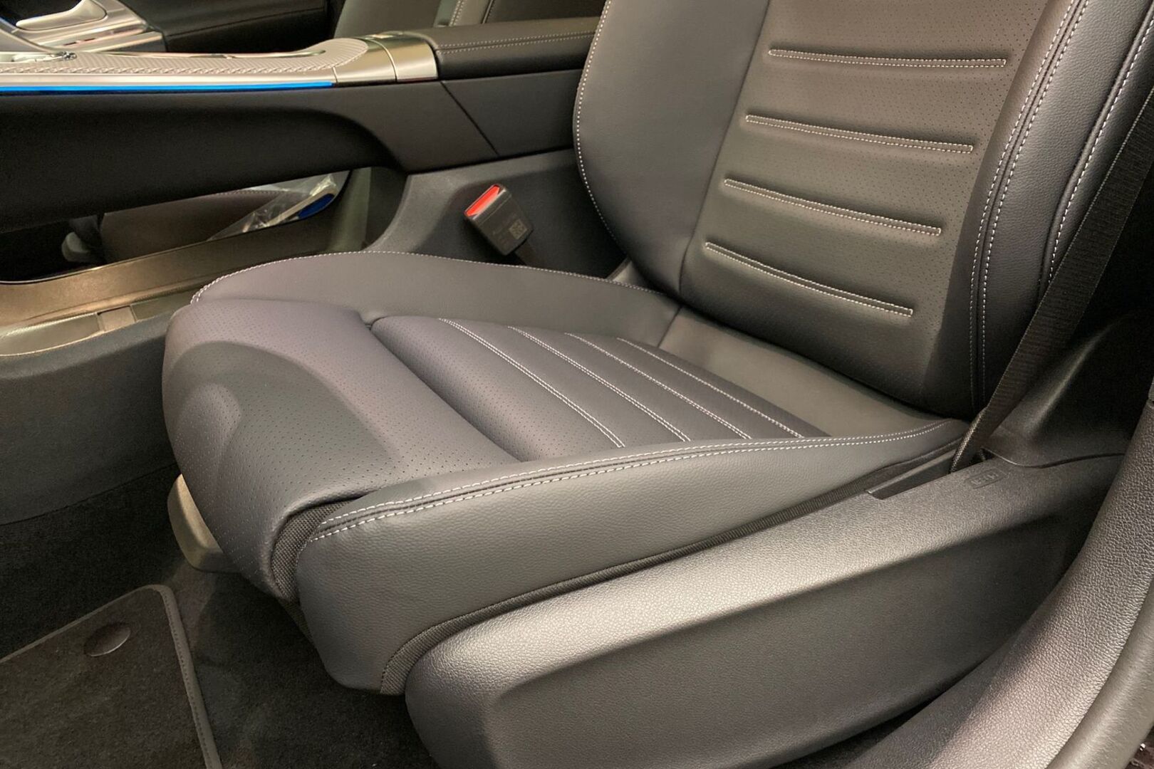 MERCEDES-BENZ C 2026