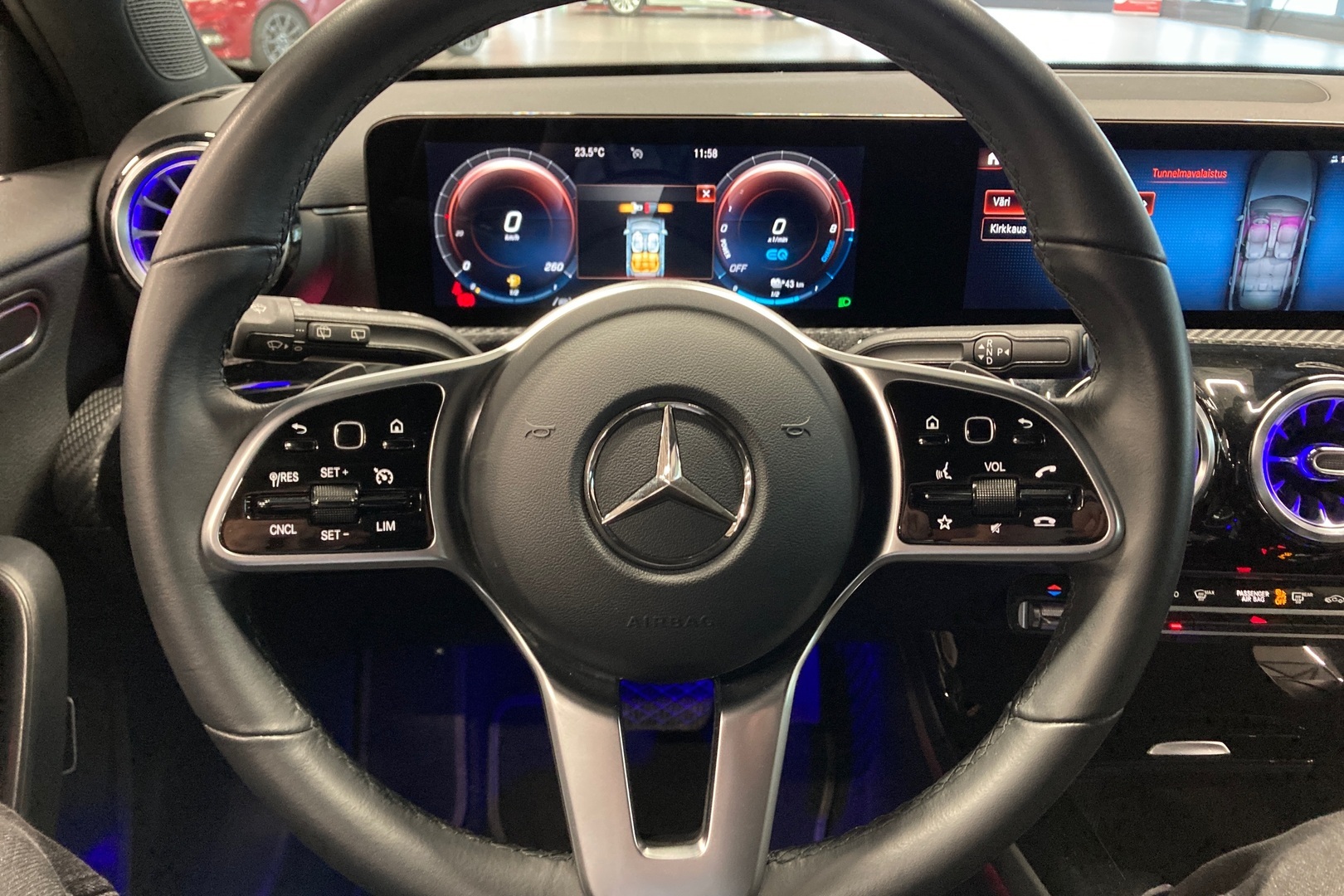 MERCEDES-BENZ A 2021