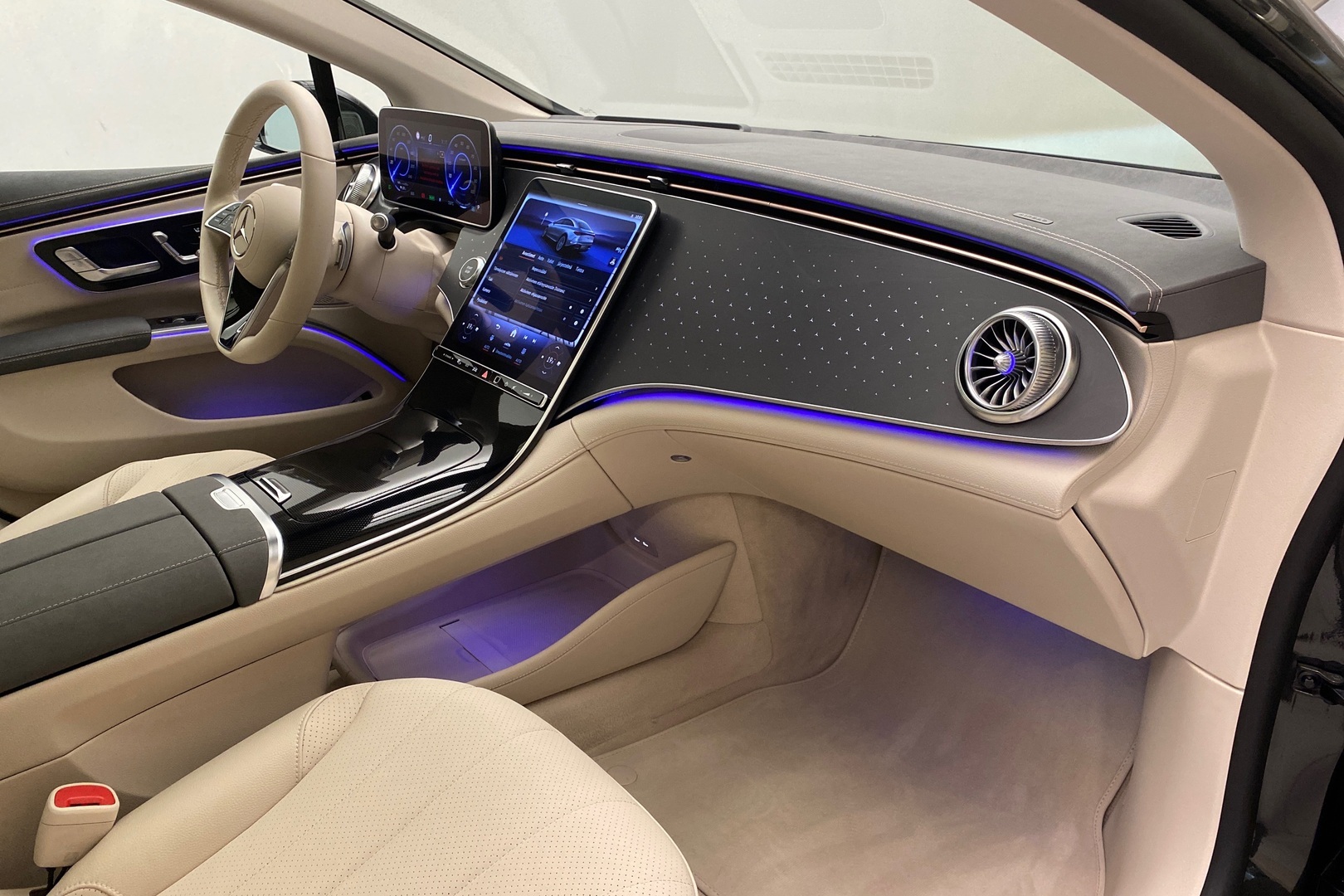 MERCEDES-BENZ EQS 2023