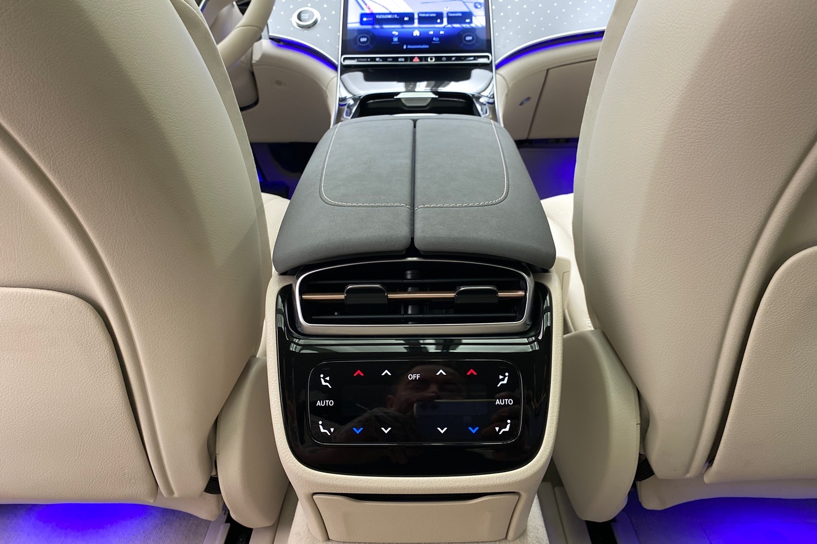 MERCEDES-BENZ EQS 2023