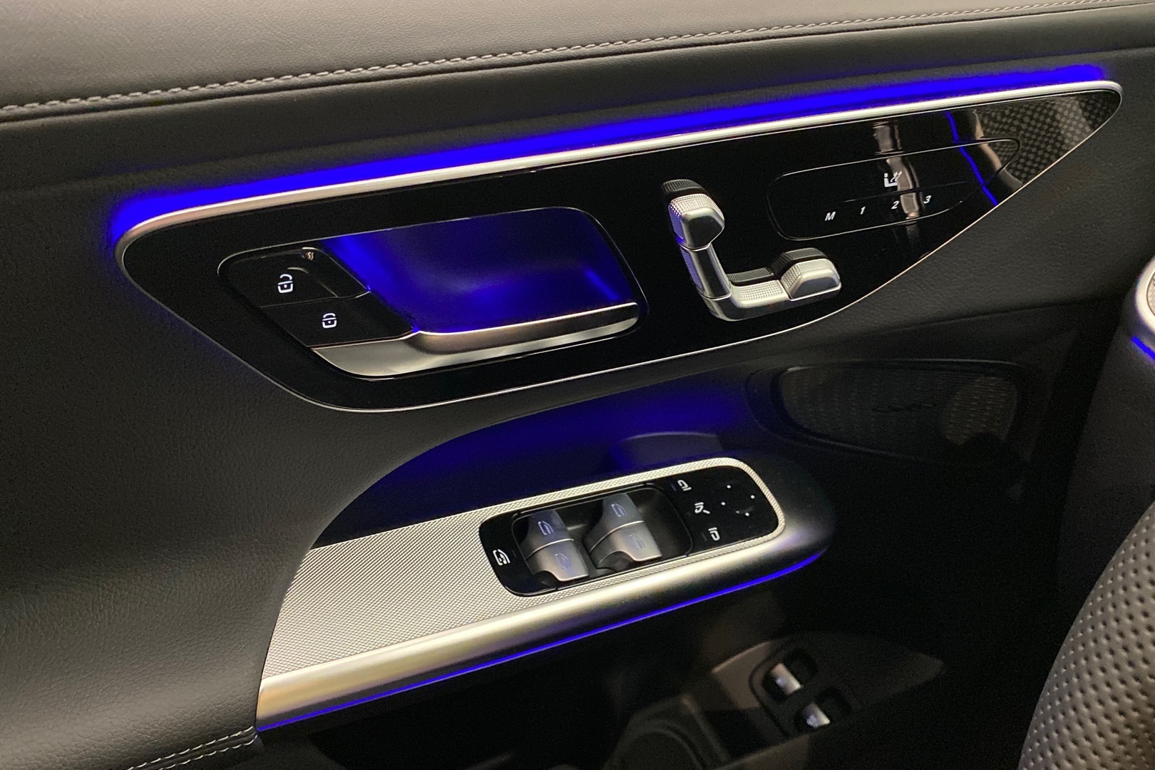 MERCEDES-BENZ GLC 2024