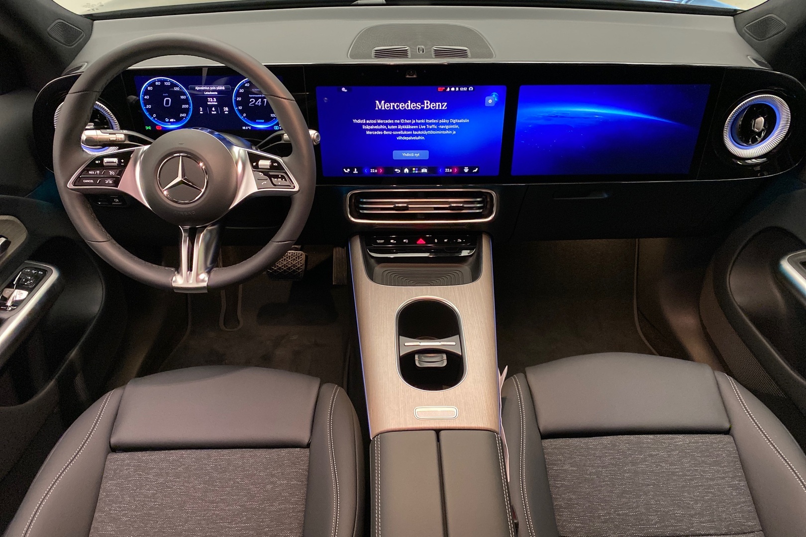 MERCEDES-BENZ GLB 2026