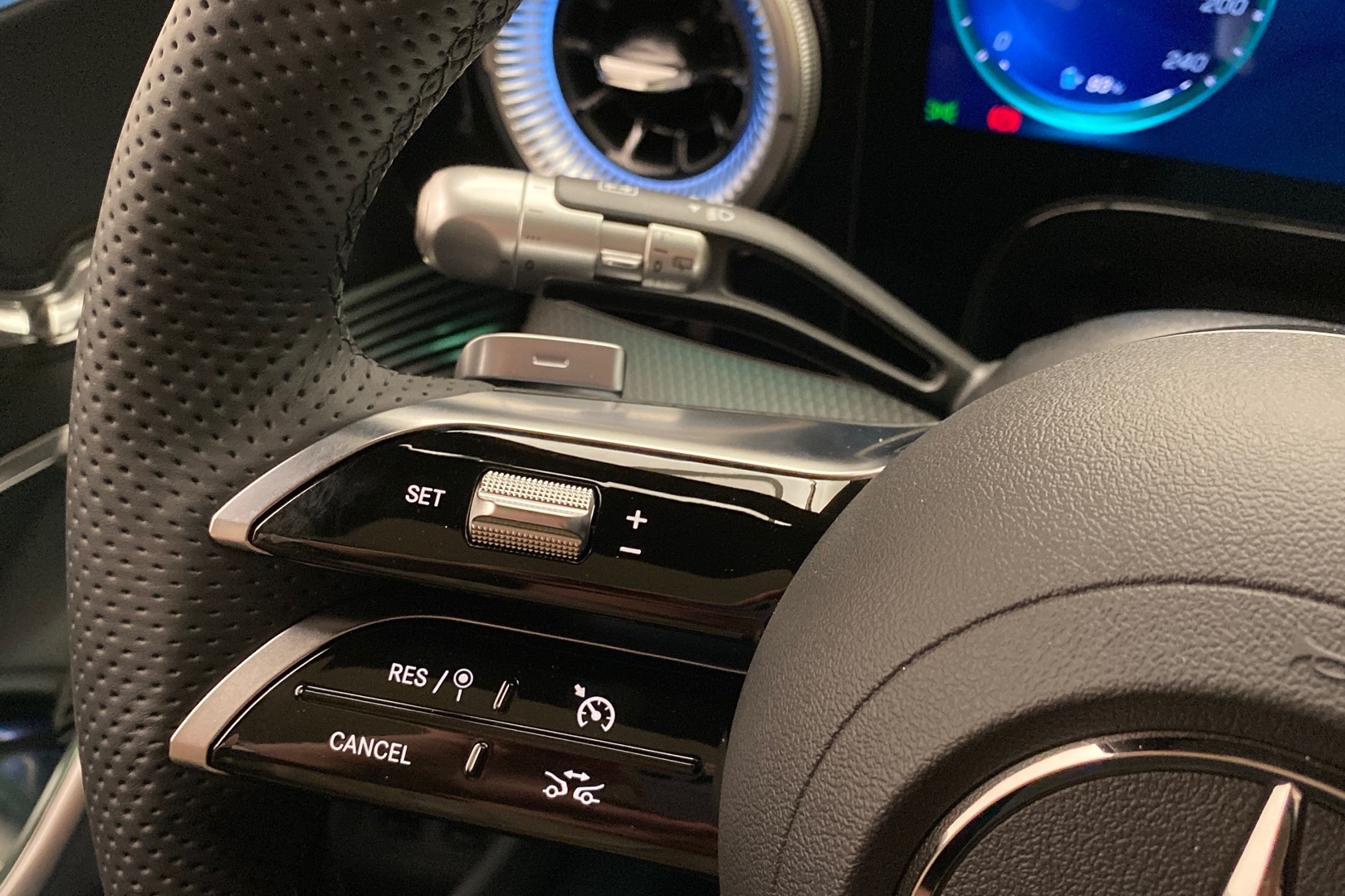 MERCEDES-BENZ GLC 2026