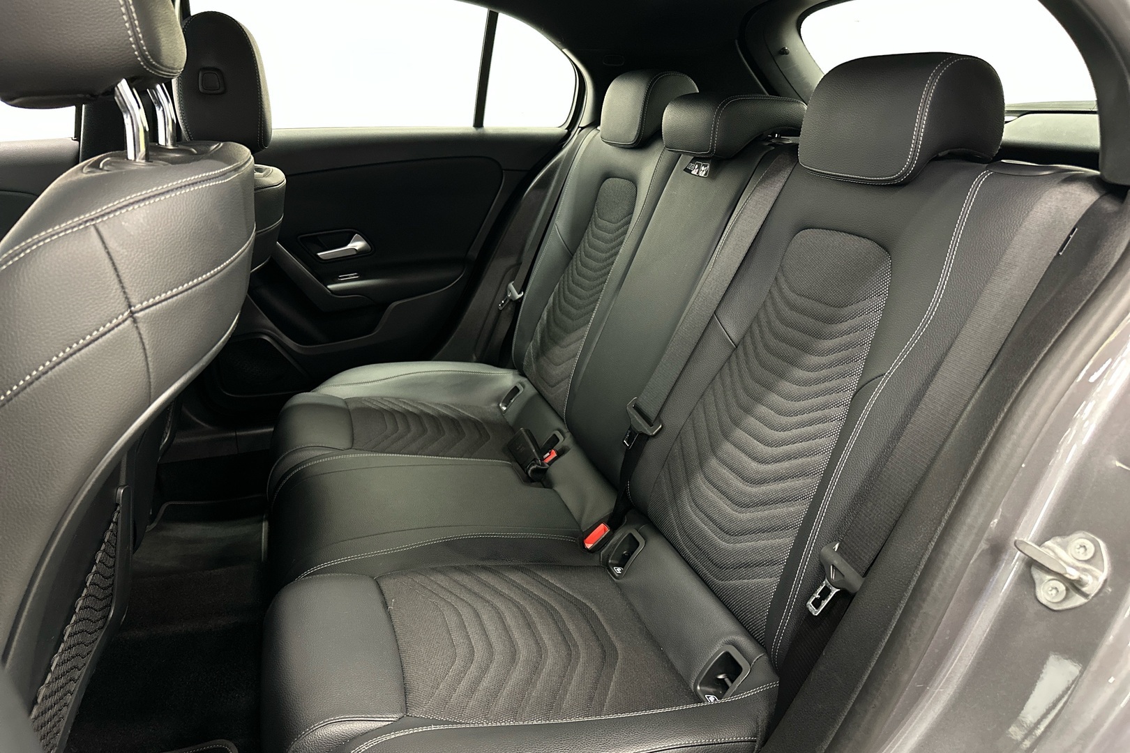 MERCEDES-BENZ A 2021