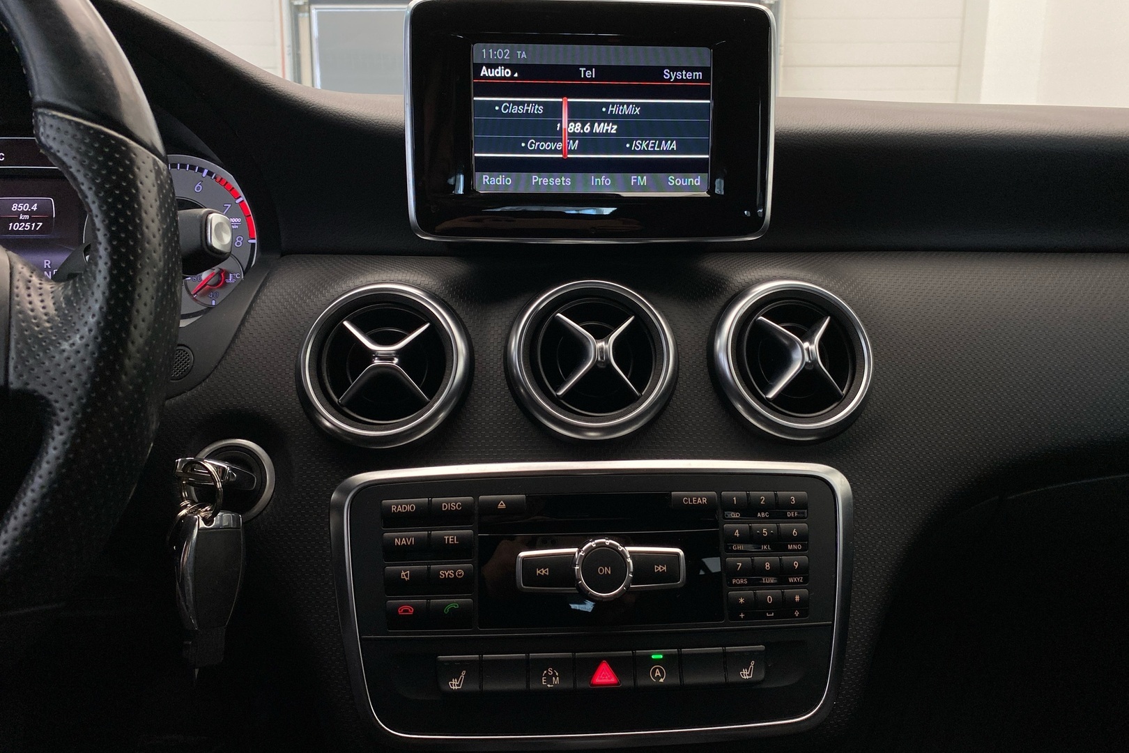 MERCEDES-BENZ A 2015