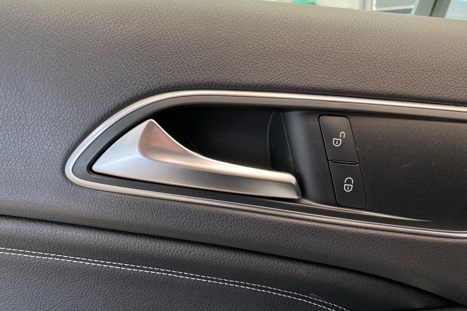 MERCEDES-BENZ A 2015