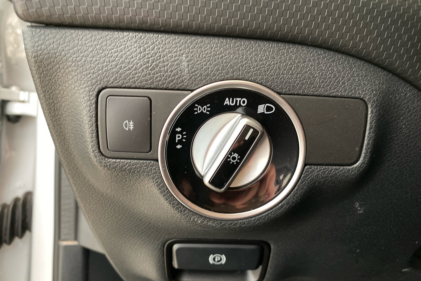 MERCEDES-BENZ A 2015