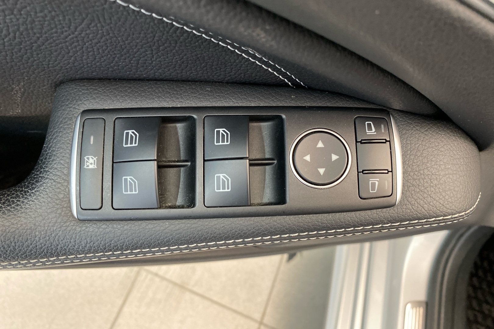 MERCEDES-BENZ A 2015