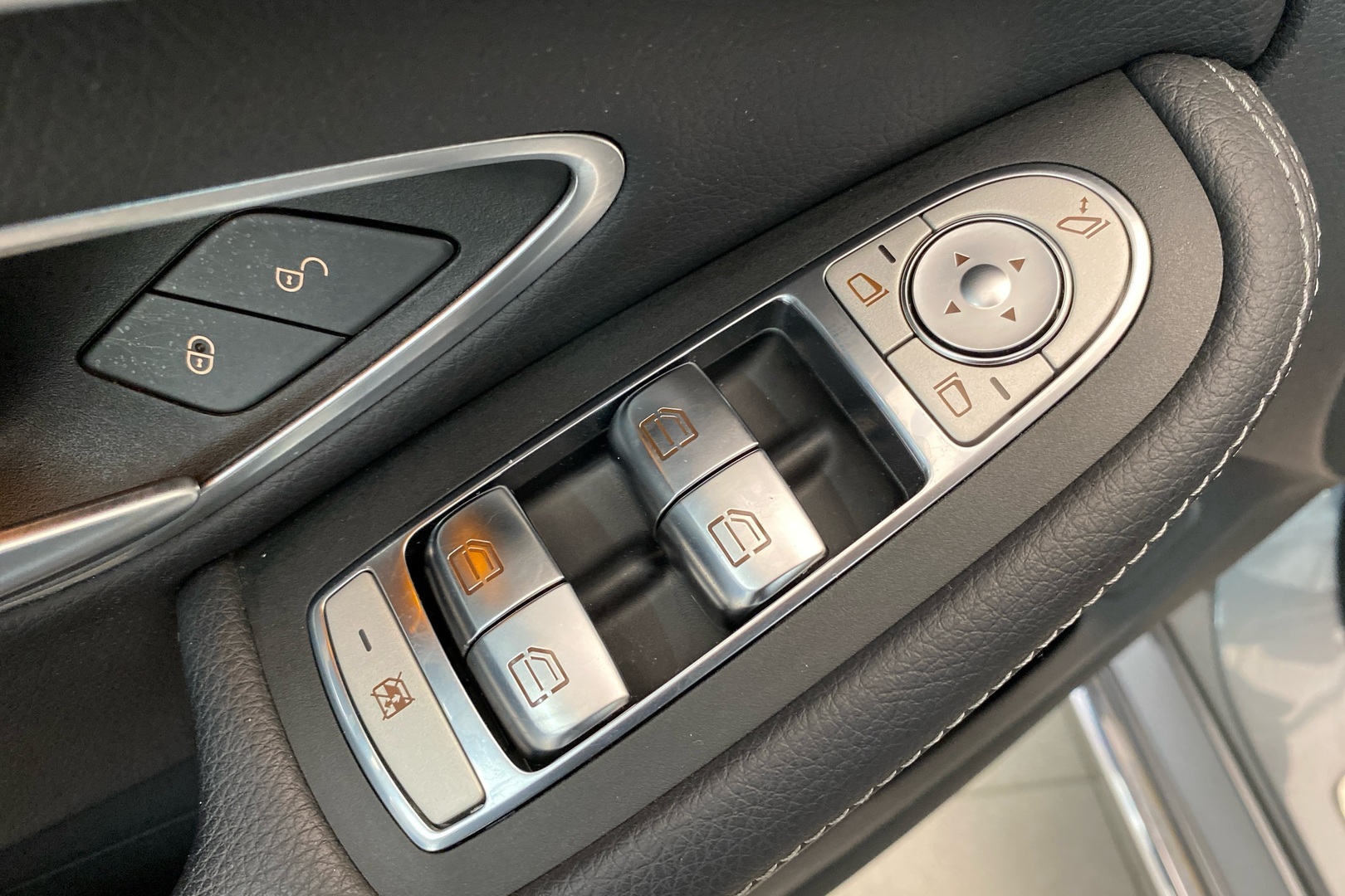 MERCEDES-BENZ C 2020