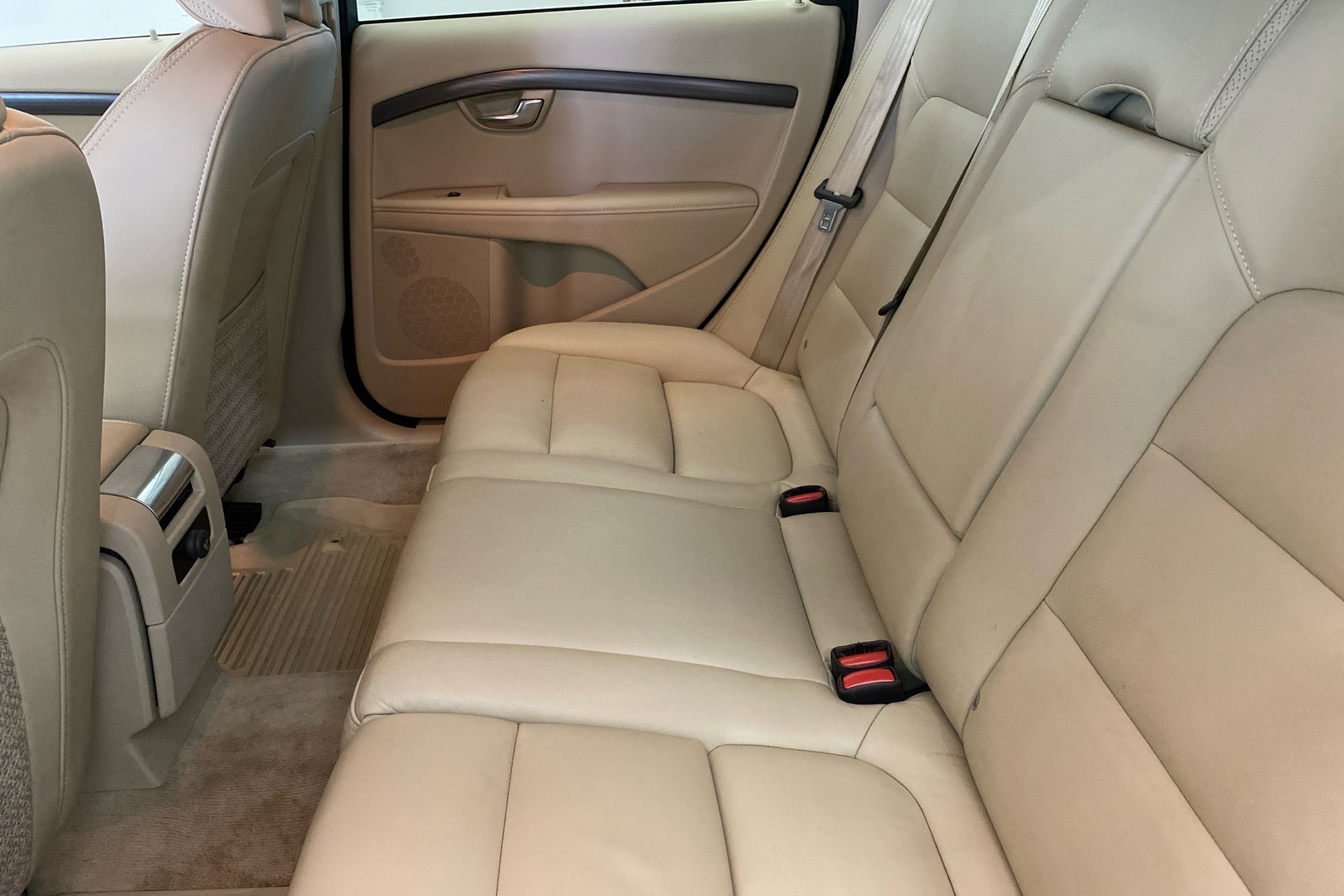 VOLVO XC70 2015