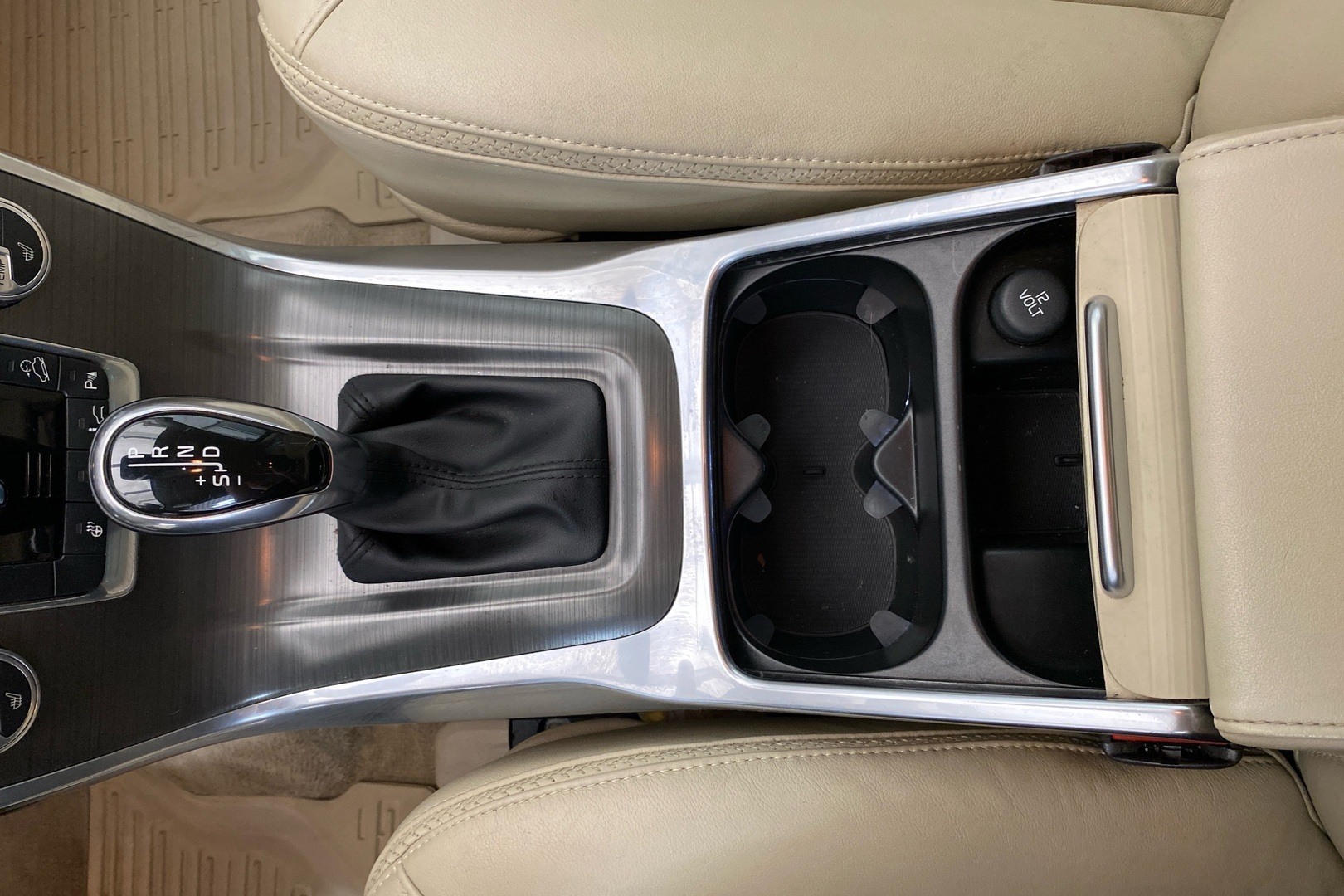 VOLVO XC70 2015