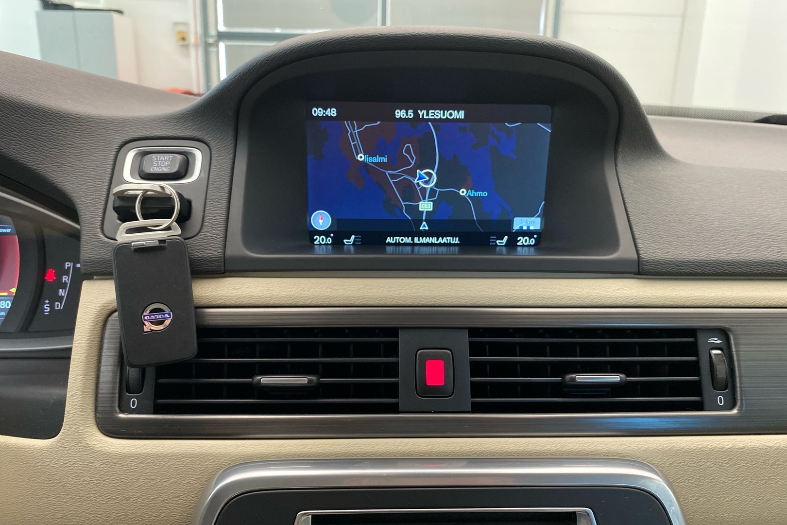 VOLVO XC70 2015