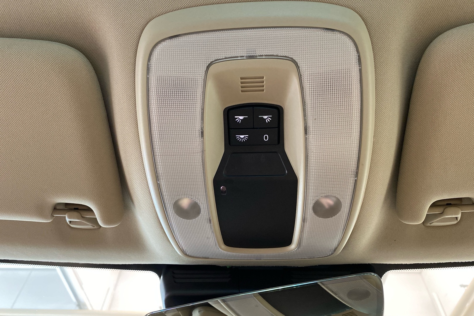 VOLVO XC70 2015
