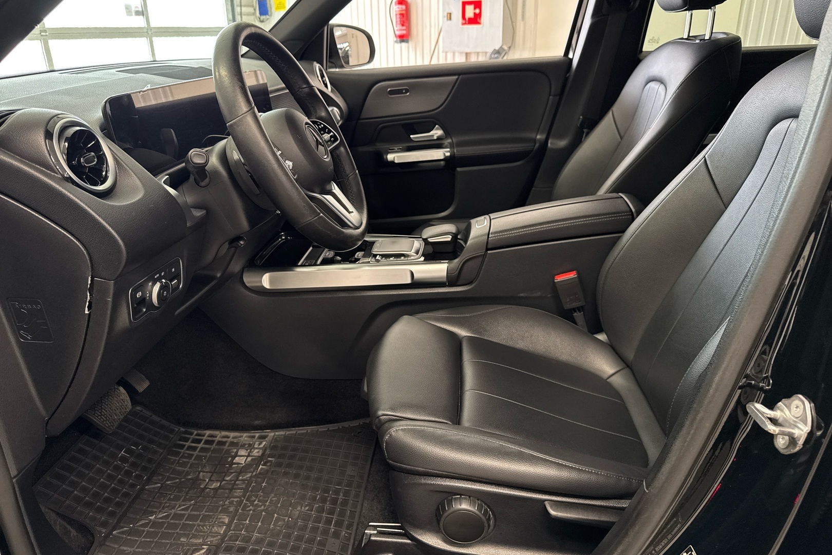 MERCEDES-BENZ GLB 2022