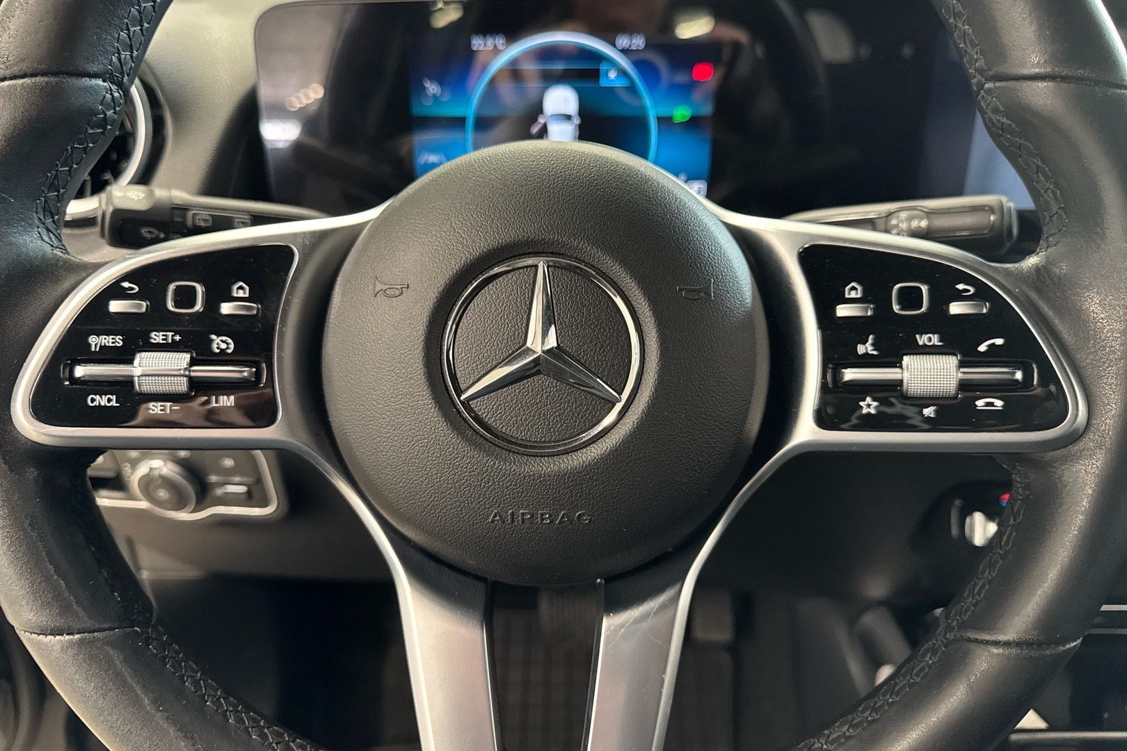 MERCEDES-BENZ GLB 2022