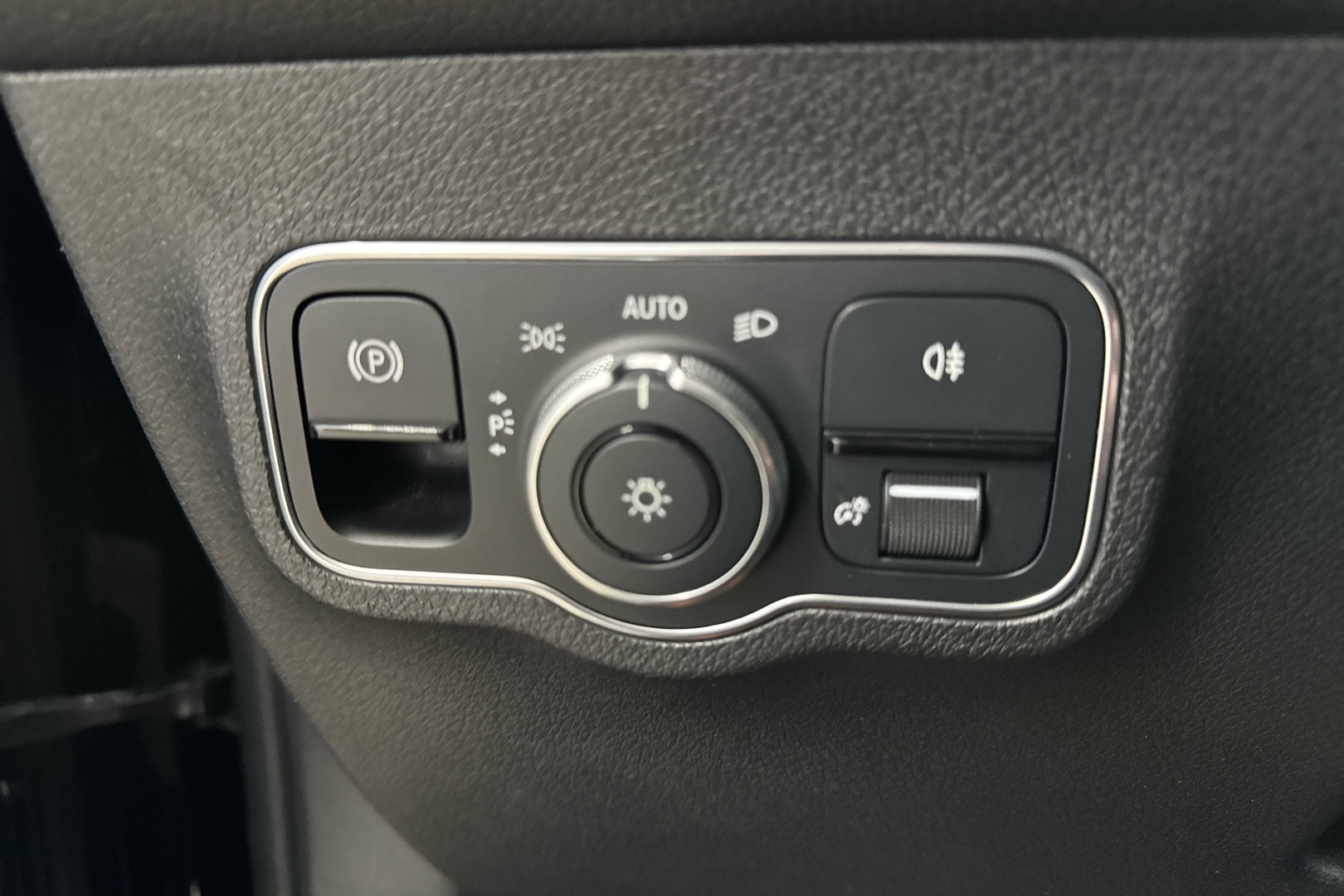 MERCEDES-BENZ GLB 2022