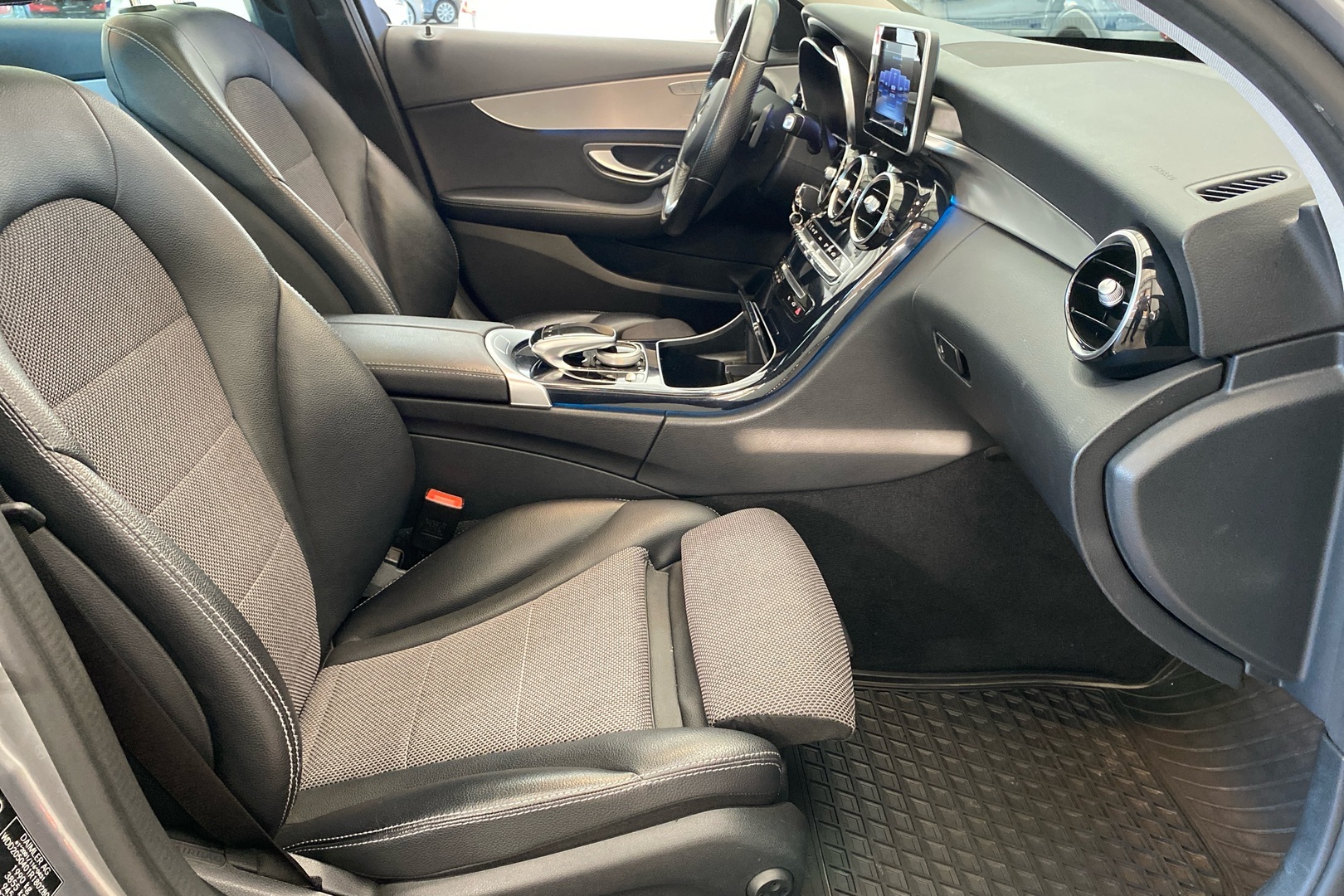 MERCEDES-BENZ C 2016