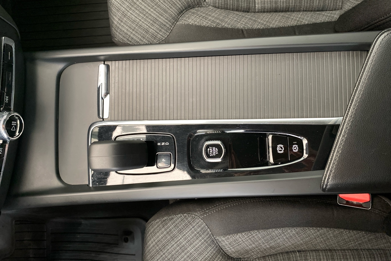 VOLVO V60 2023
