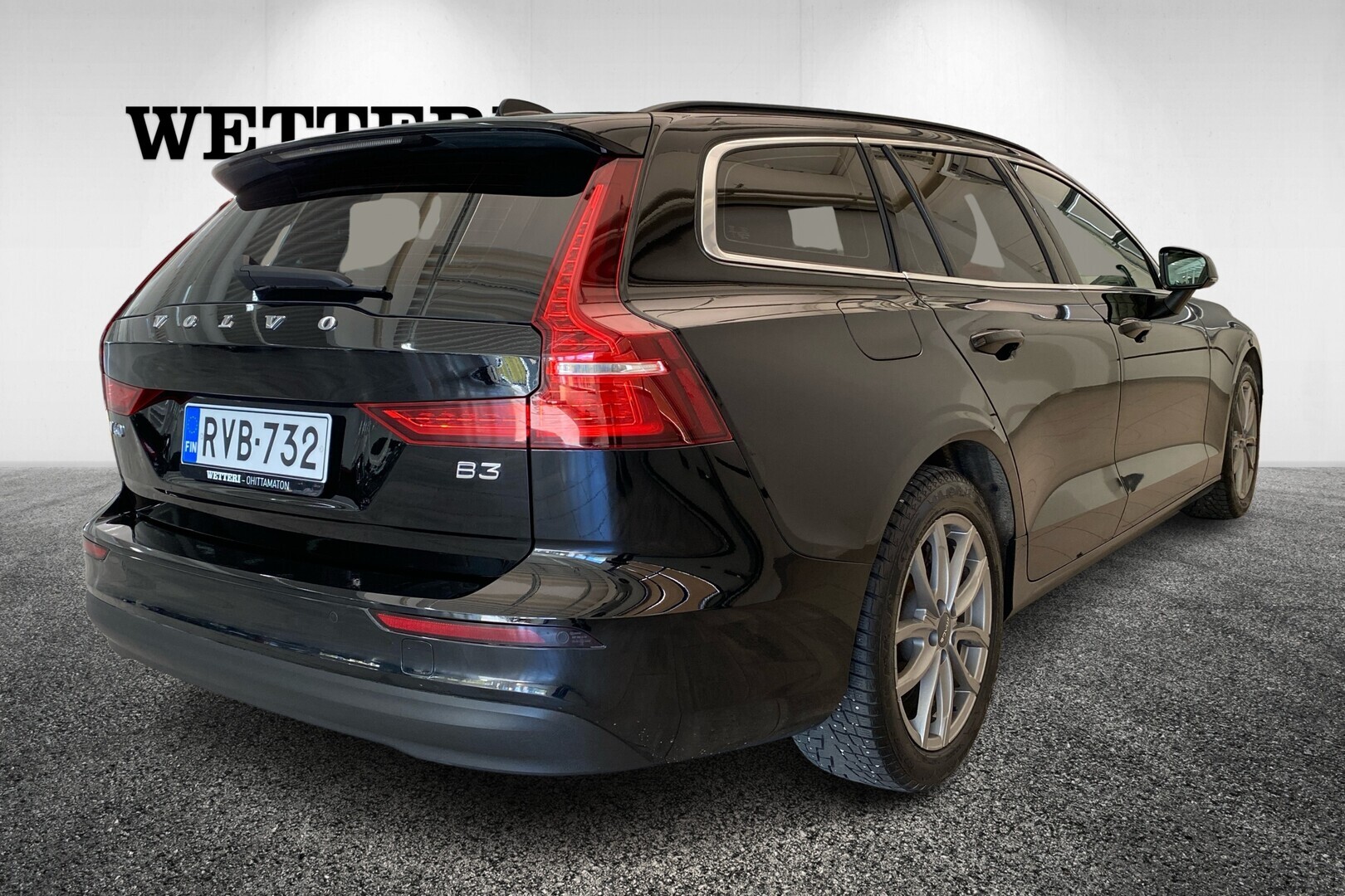 VOLVO V60 2023