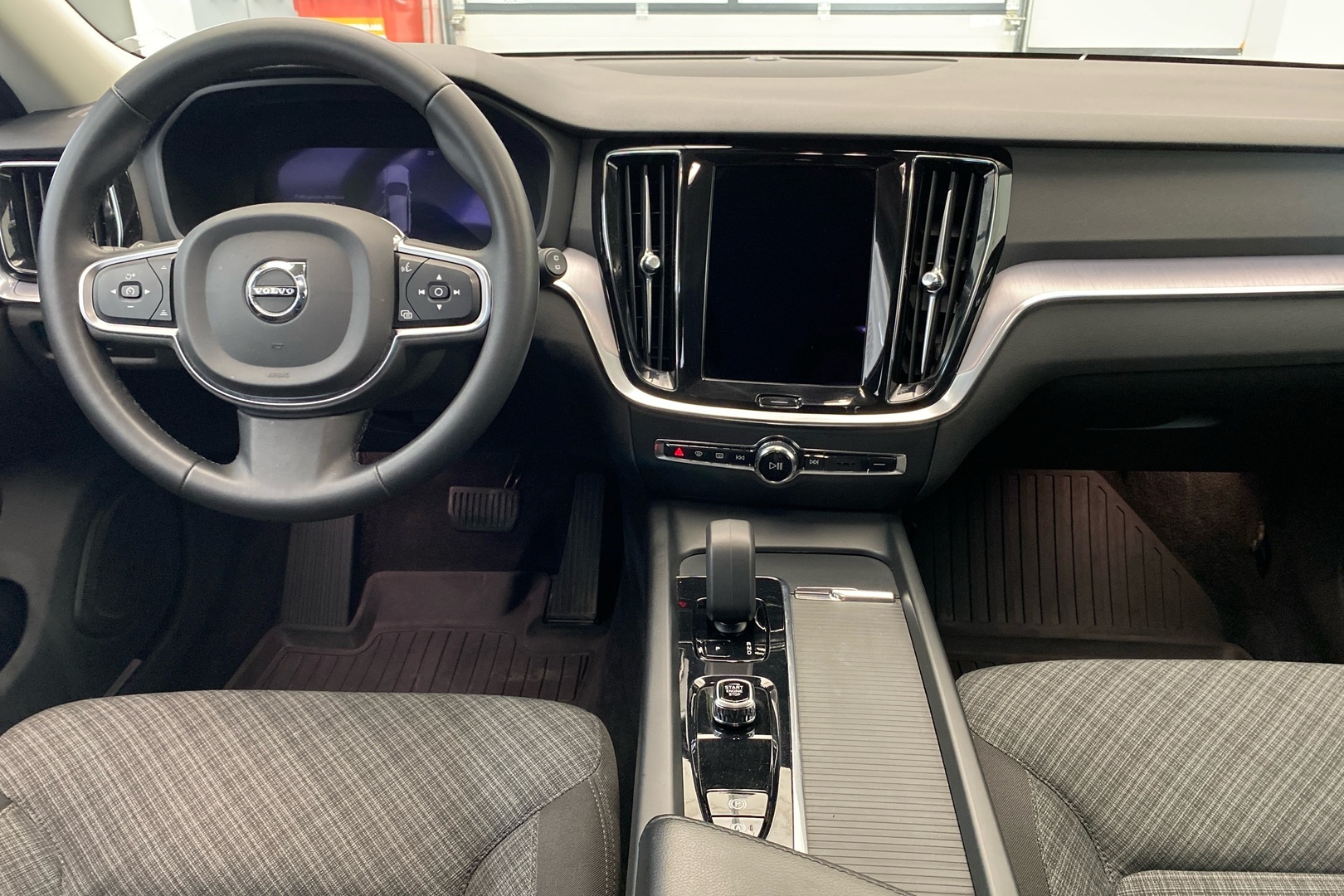 VOLVO V60 2023