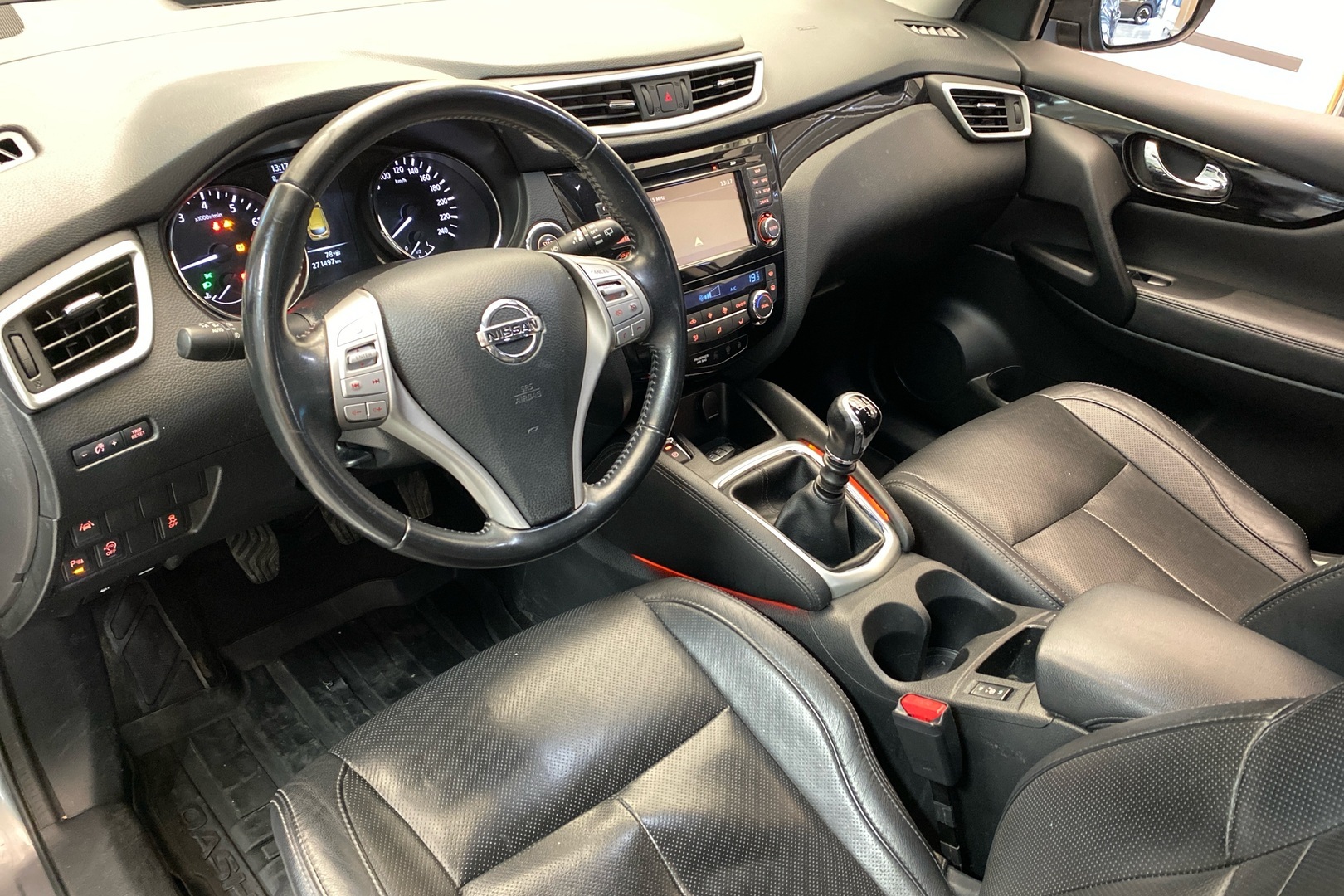 NISSAN Qashqai 2015