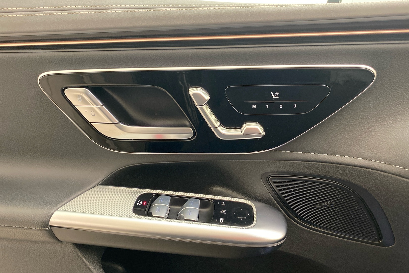 MERCEDES-BENZ EQE 2022