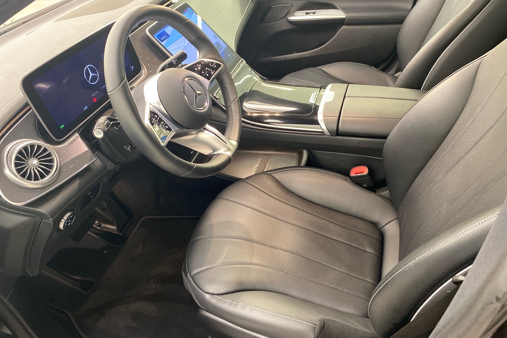 MERCEDES-BENZ EQE 2022