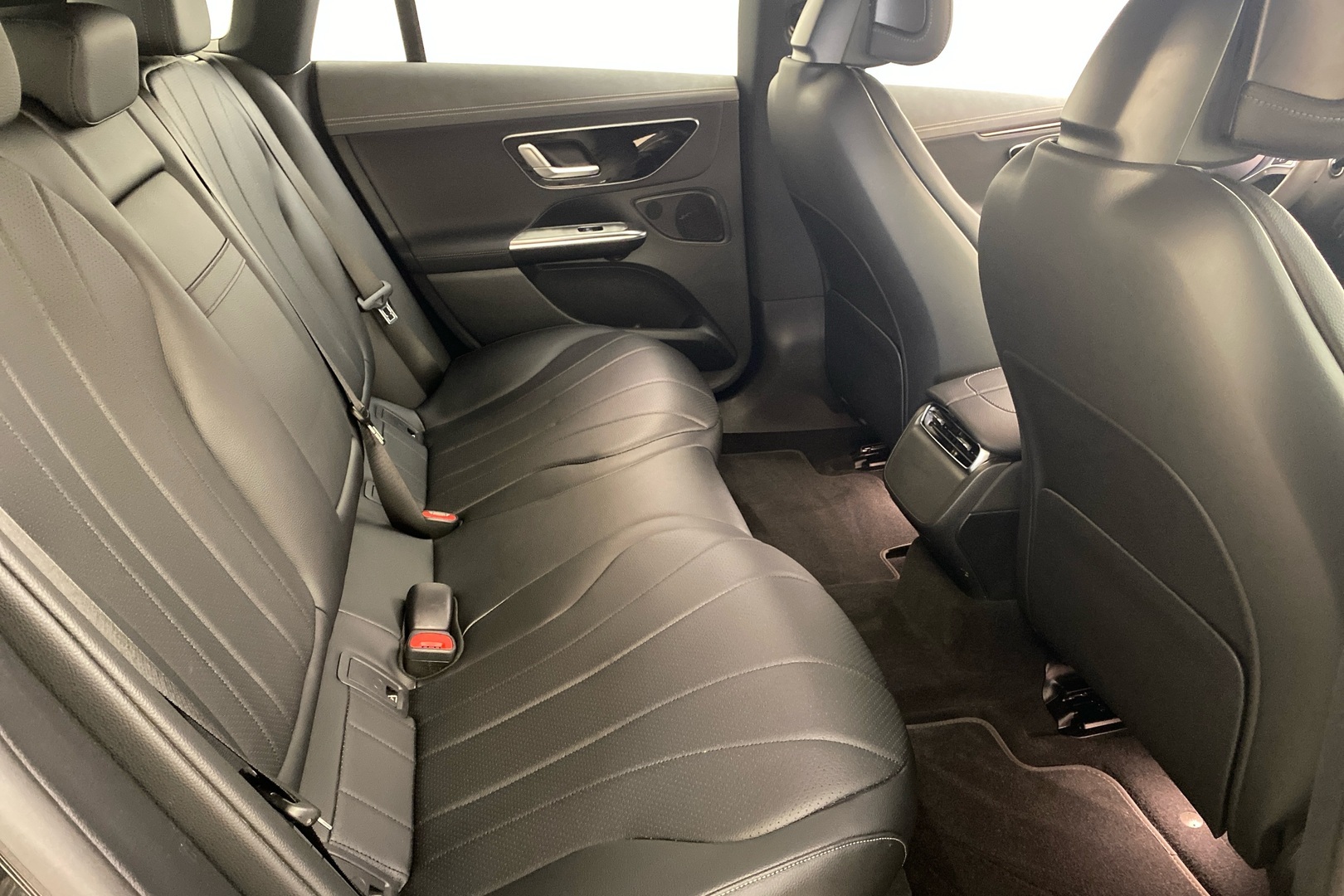 MERCEDES-BENZ EQE 2022