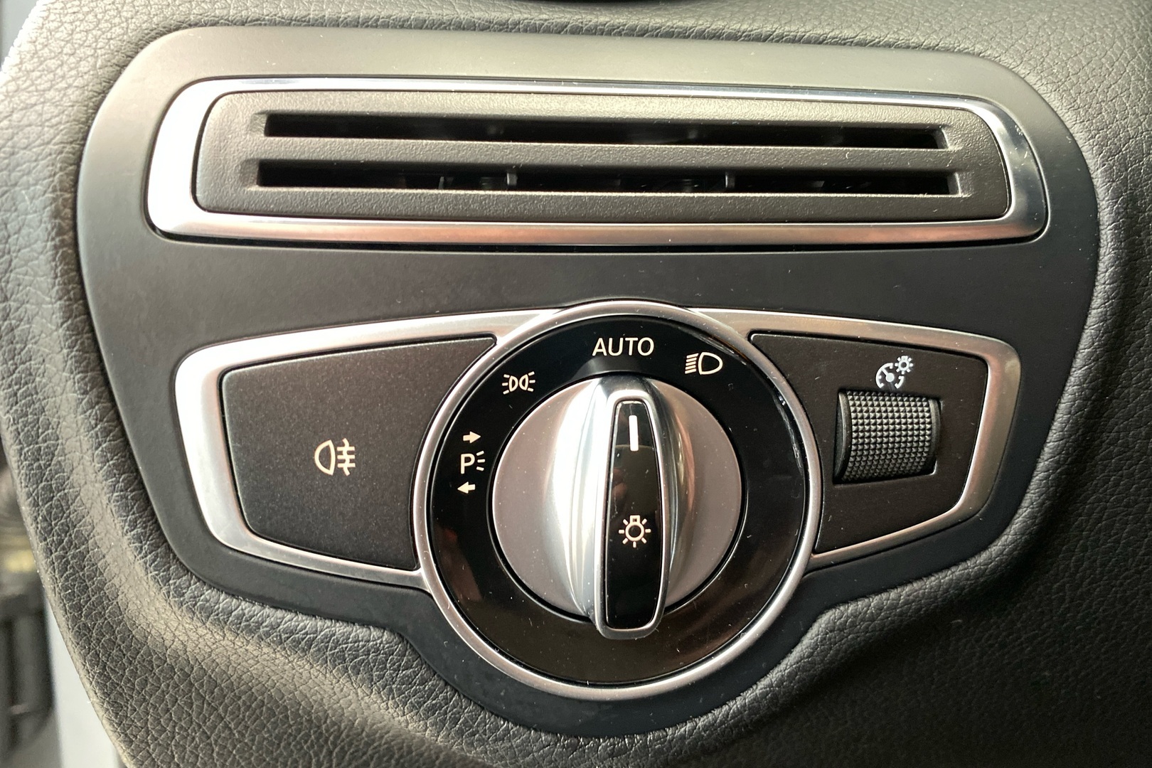 MERCEDES-BENZ C 2016