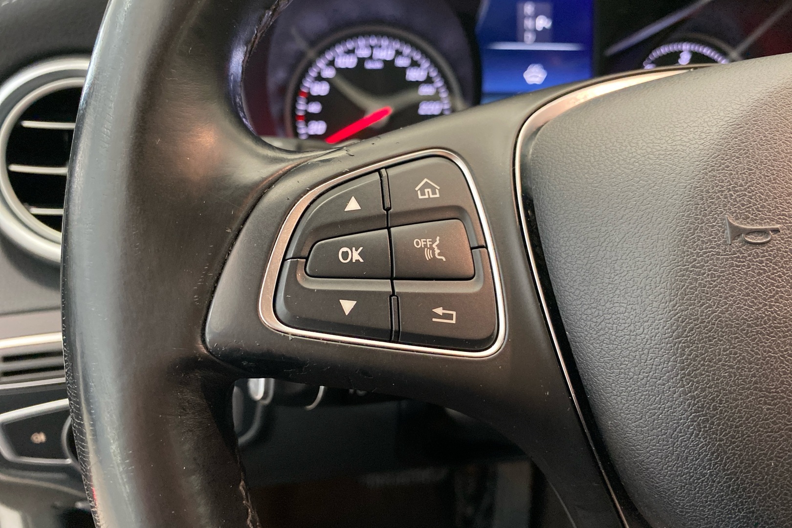 MERCEDES-BENZ C 2016