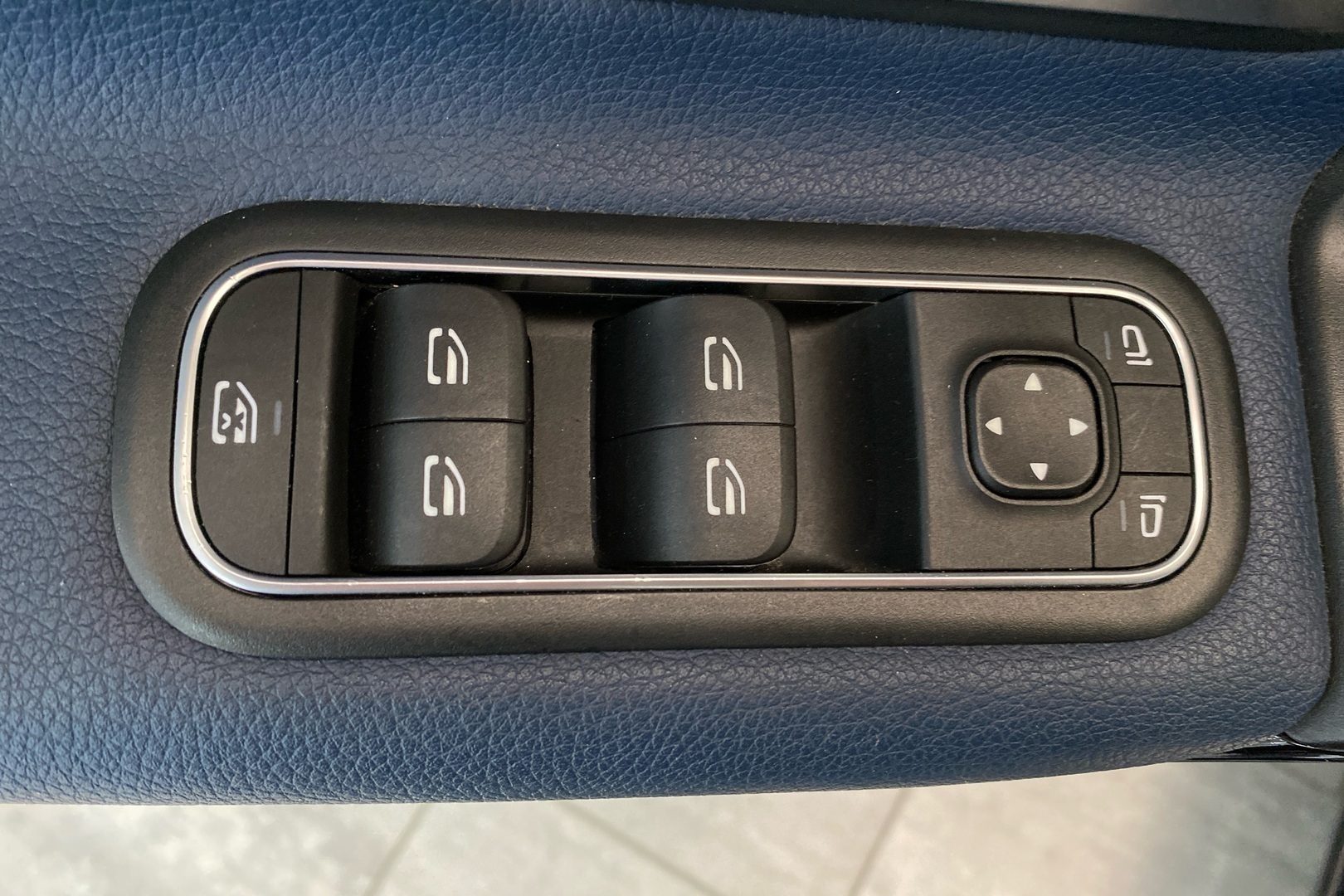 MERCEDES-BENZ A 2019