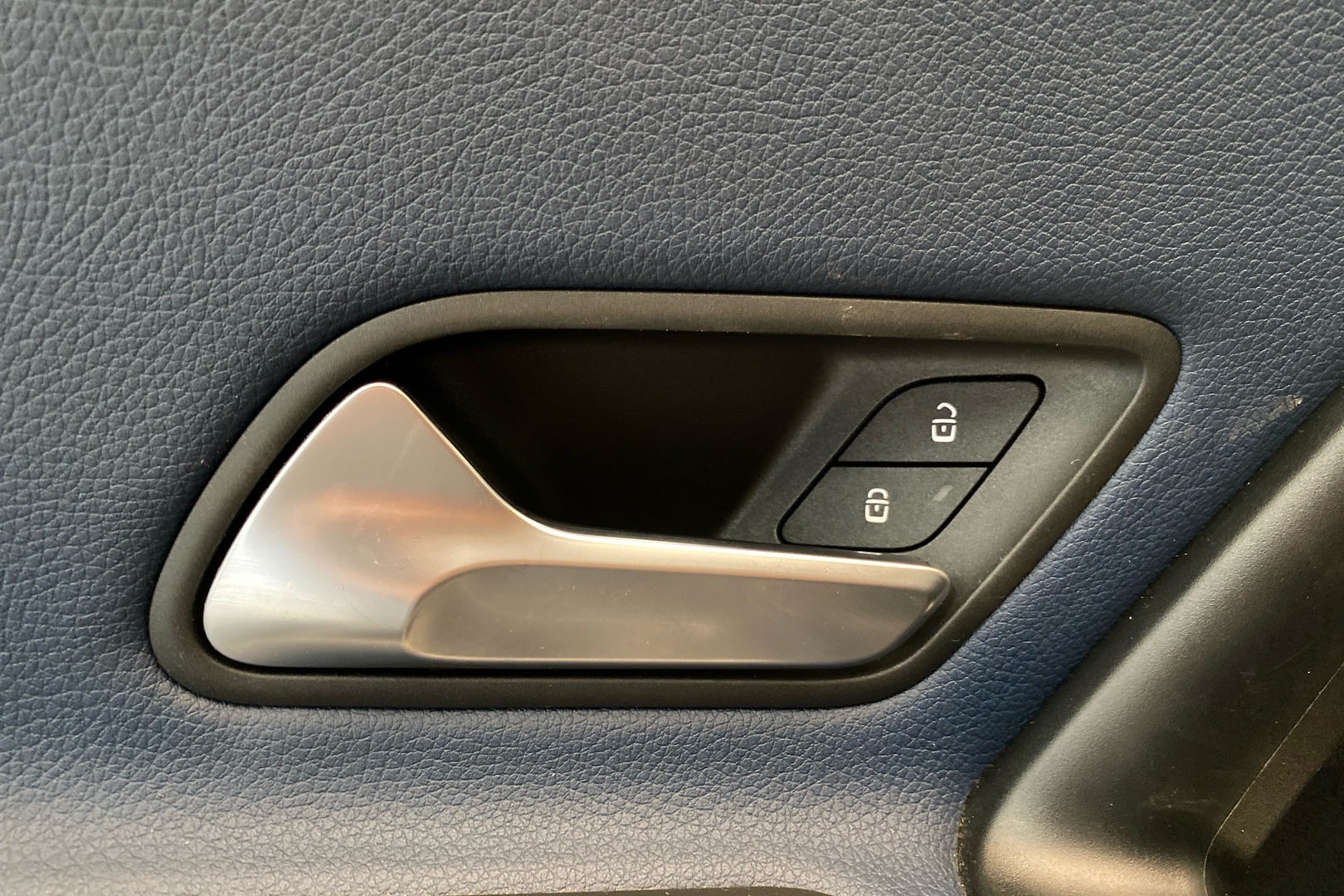 MERCEDES-BENZ A 2019