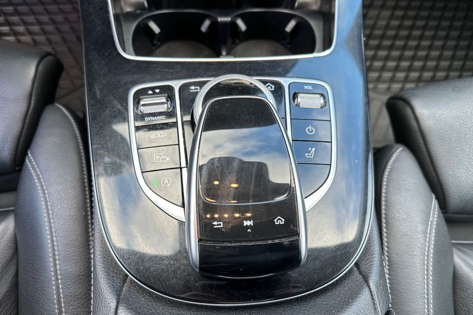 MERCEDES-BENZ E 2018
