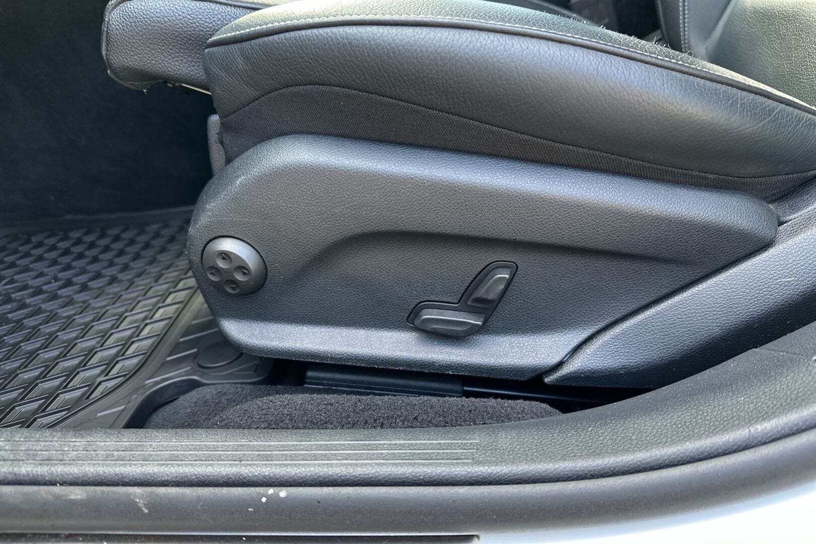 MERCEDES-BENZ E 2018