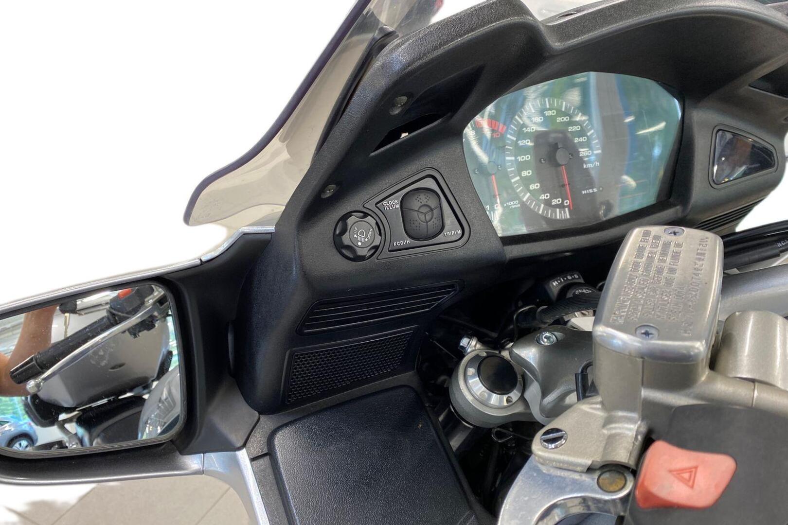 HONDA ST 2004
