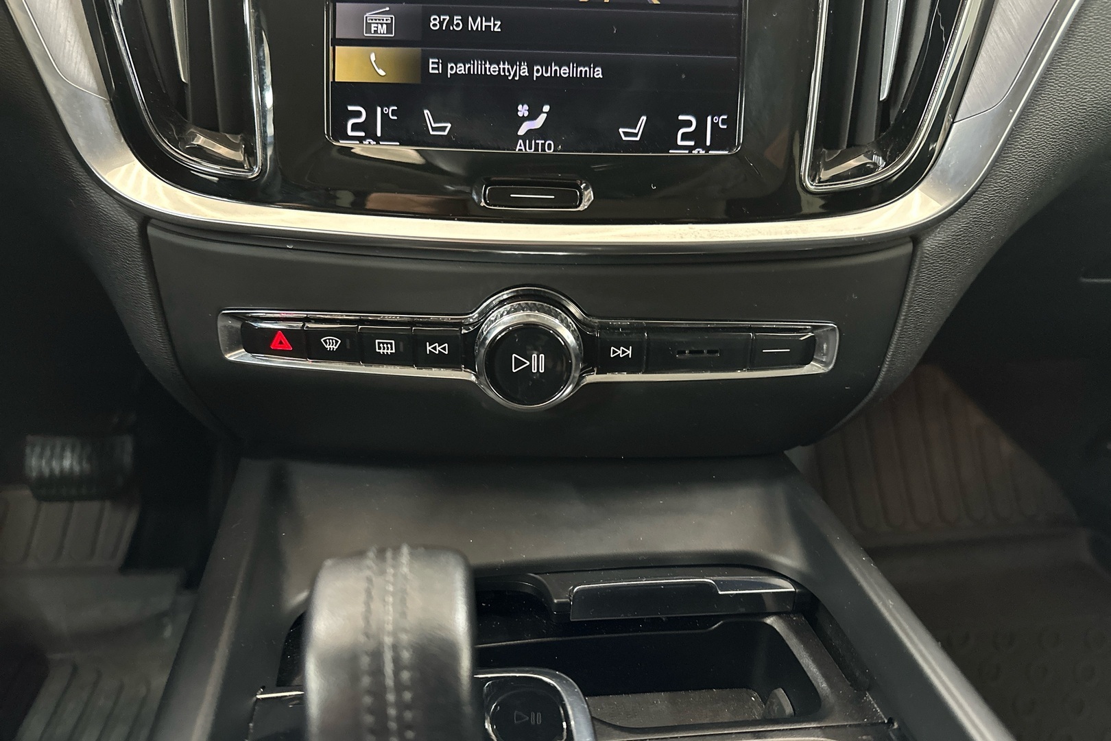 VOLVO V60 2021