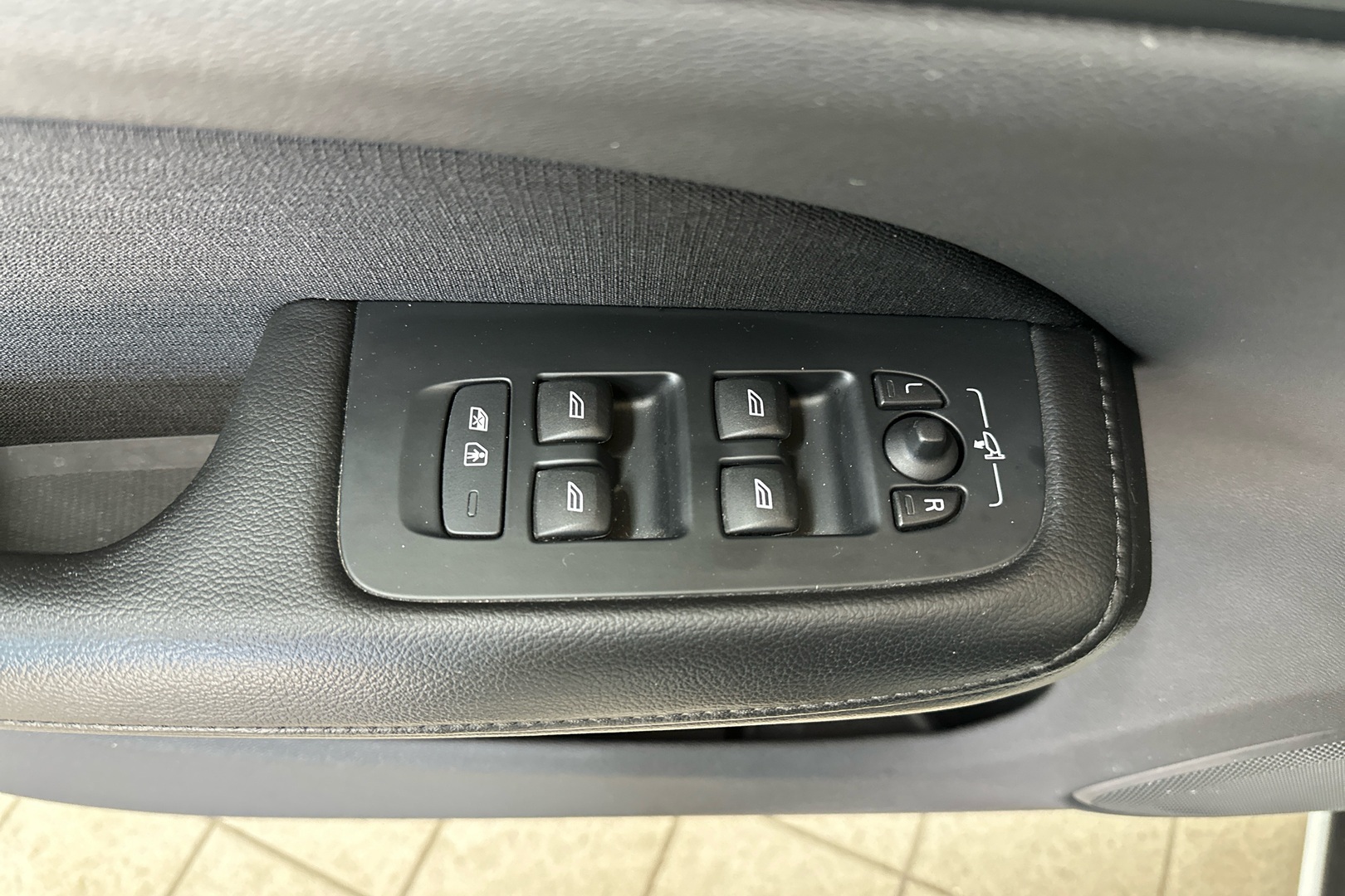 VOLVO V60 2021
