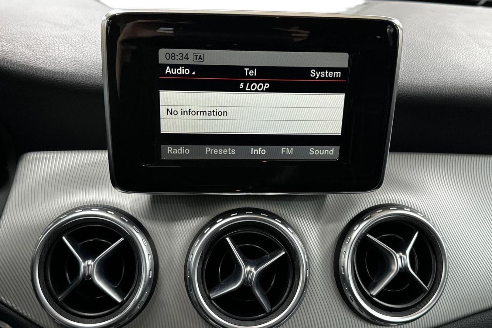 MERCEDES-BENZ GLA 2014