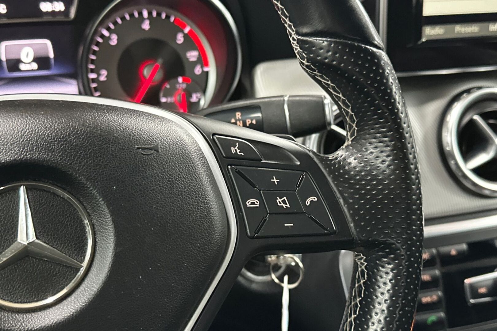 MERCEDES-BENZ GLA 2014