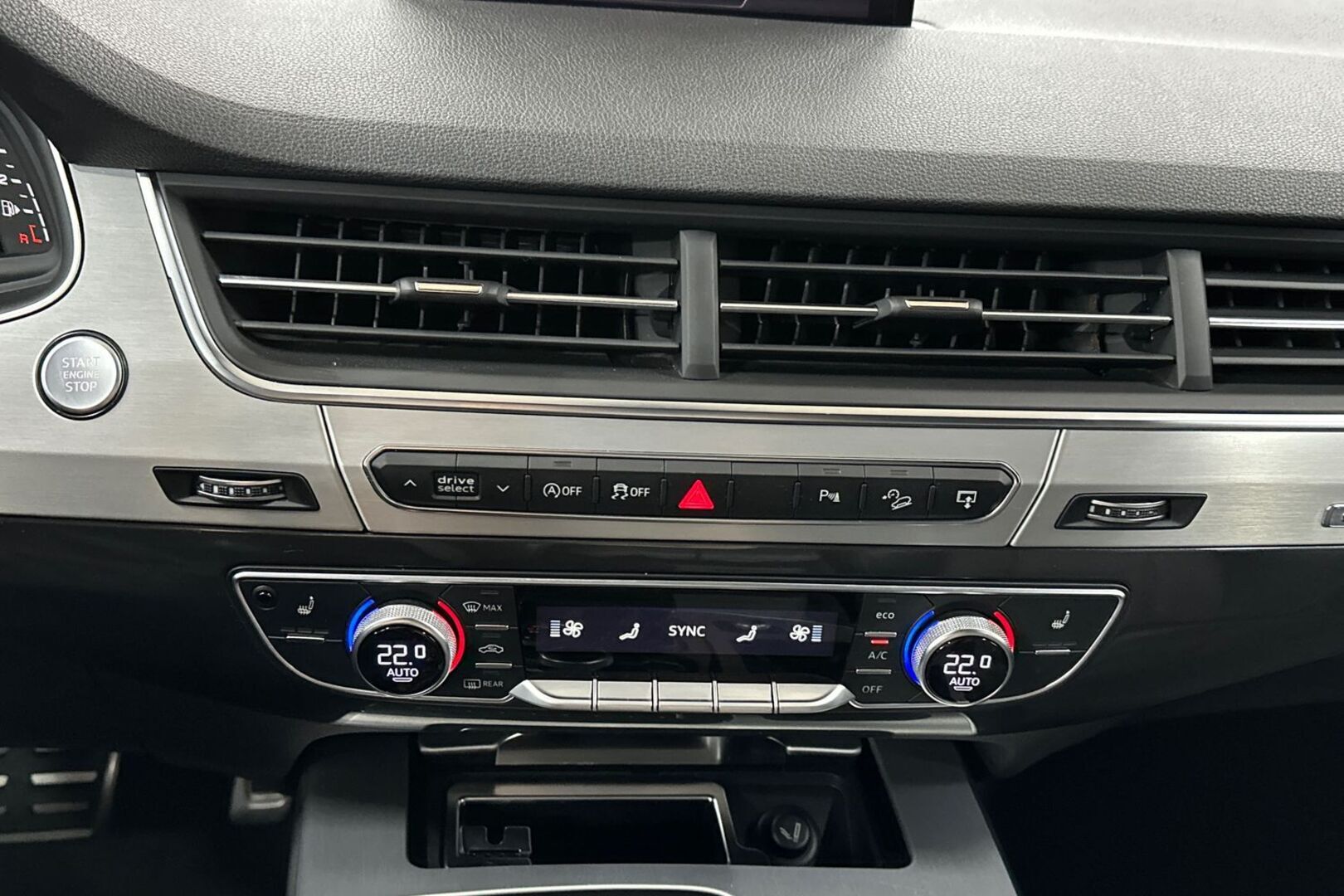 AUDI Q7 2016