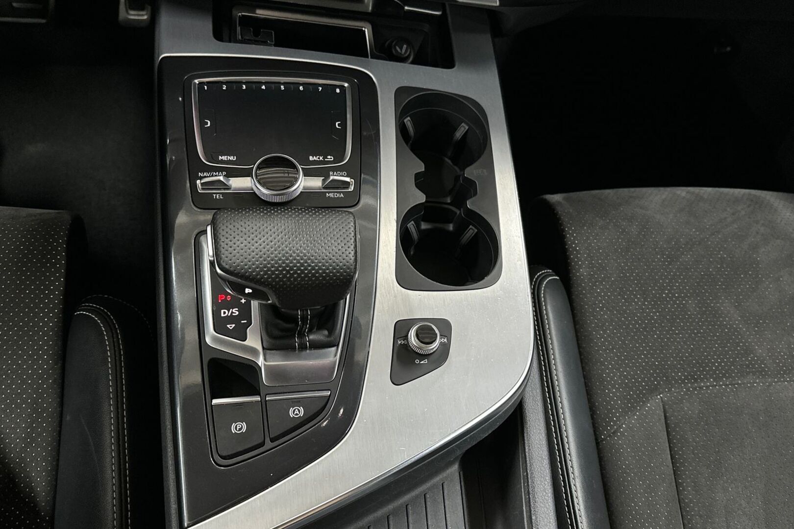 AUDI Q7 2016
