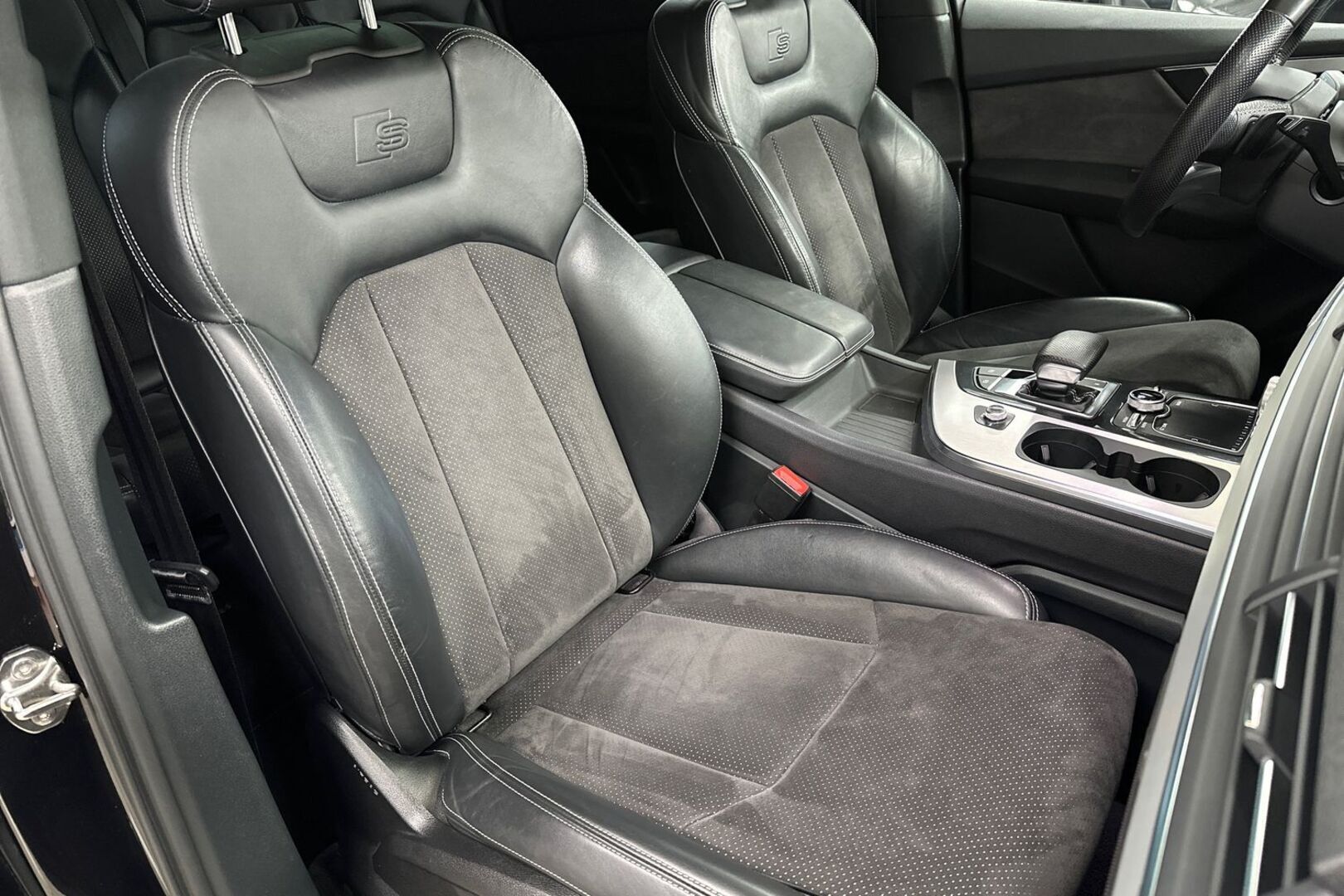AUDI Q7 2016