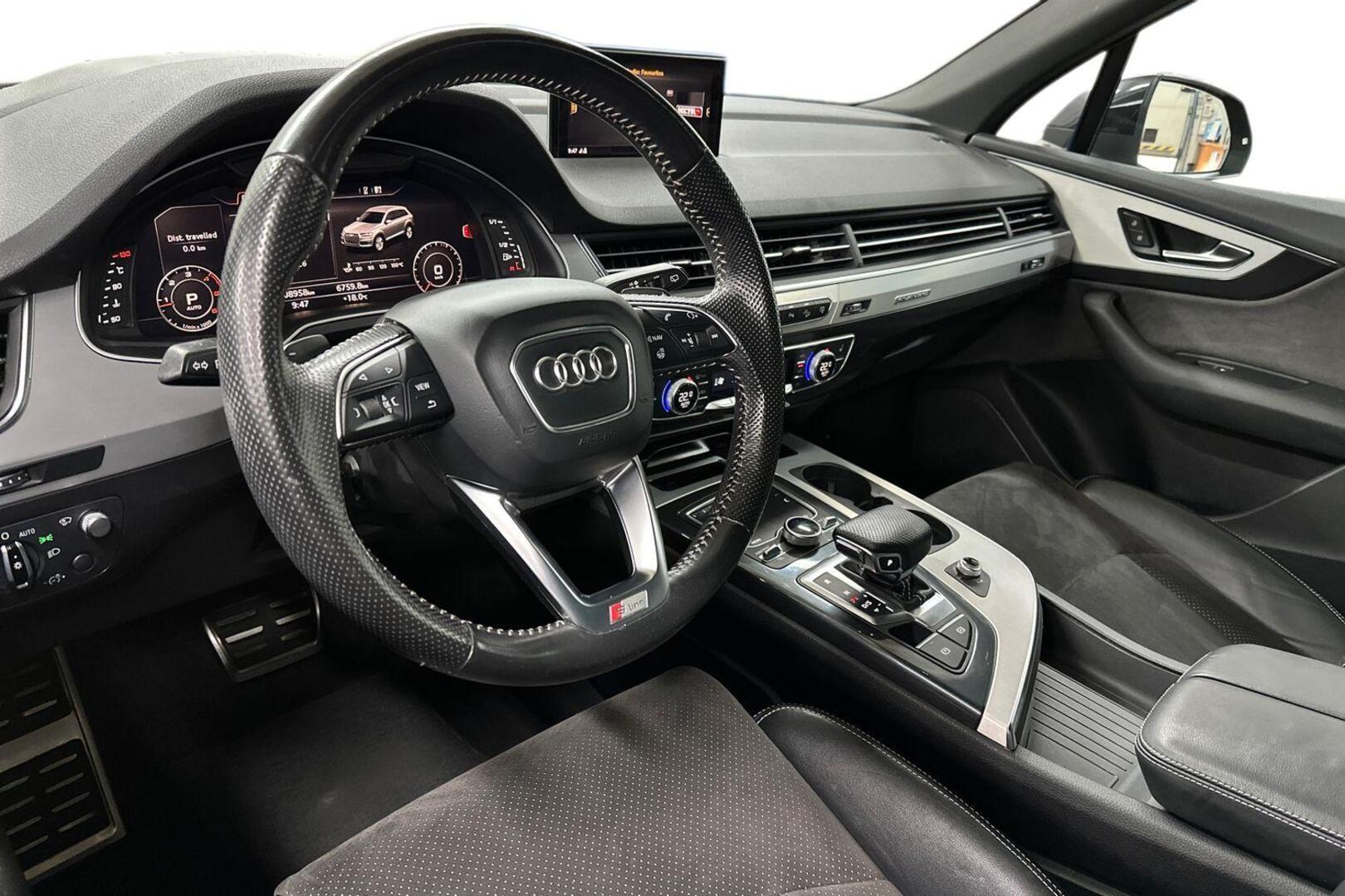 AUDI Q7 2016