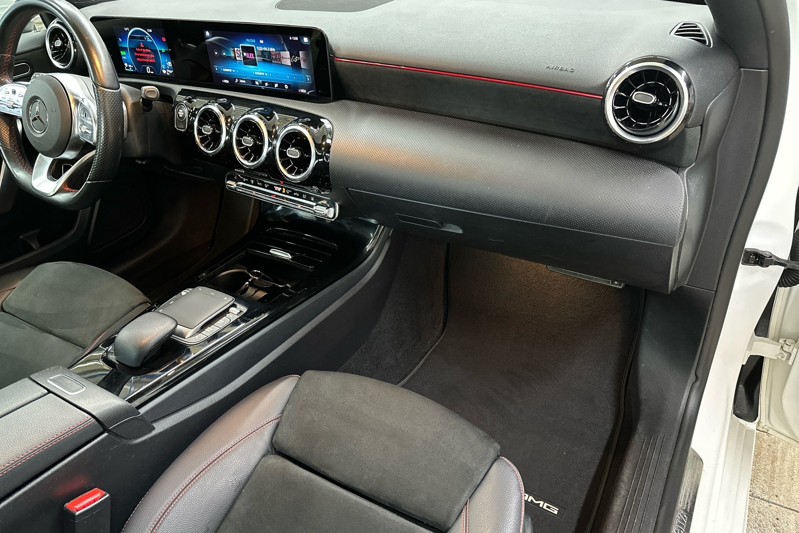 MERCEDES-BENZ A 2020