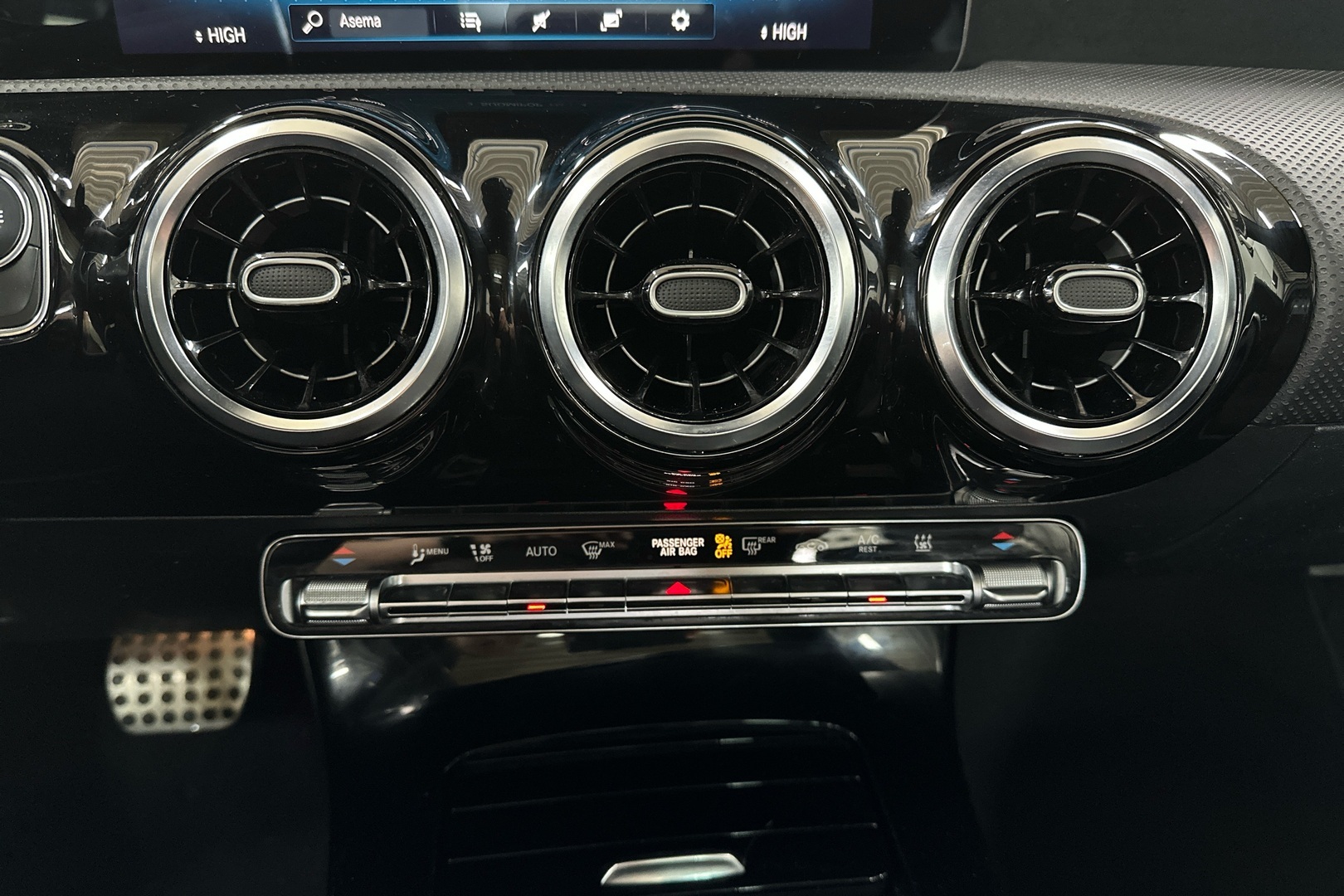 MERCEDES-BENZ A 2020