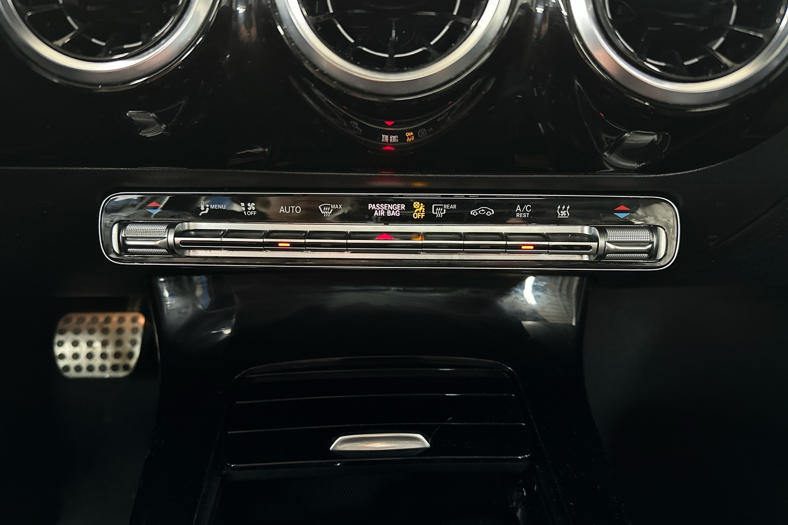 MERCEDES-BENZ A 2020