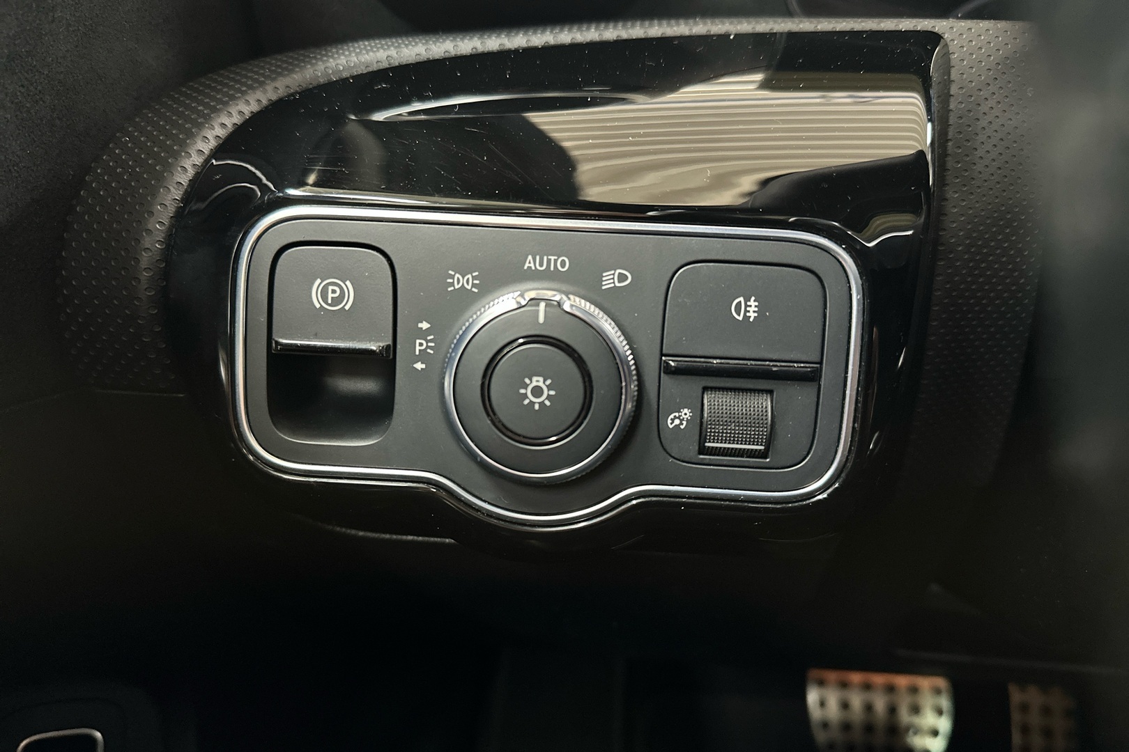 MERCEDES-BENZ A 2020