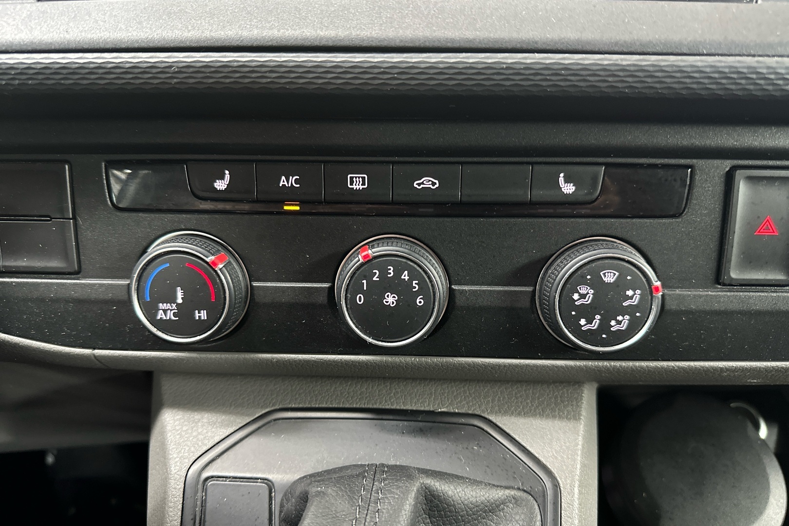 VOLKSWAGEN Transporter 2020